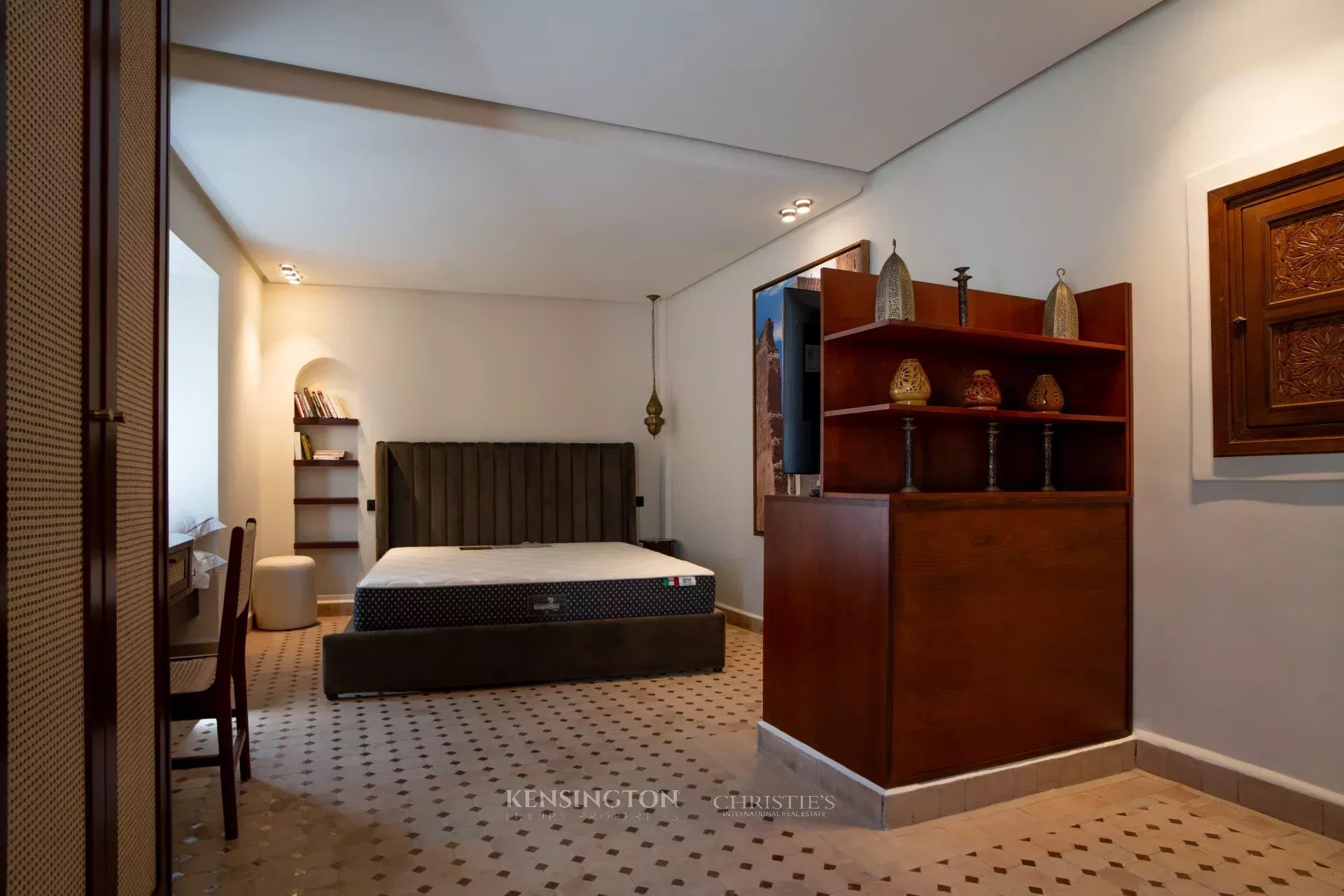 8 Bedroom Villa/Townhouse's Image 27