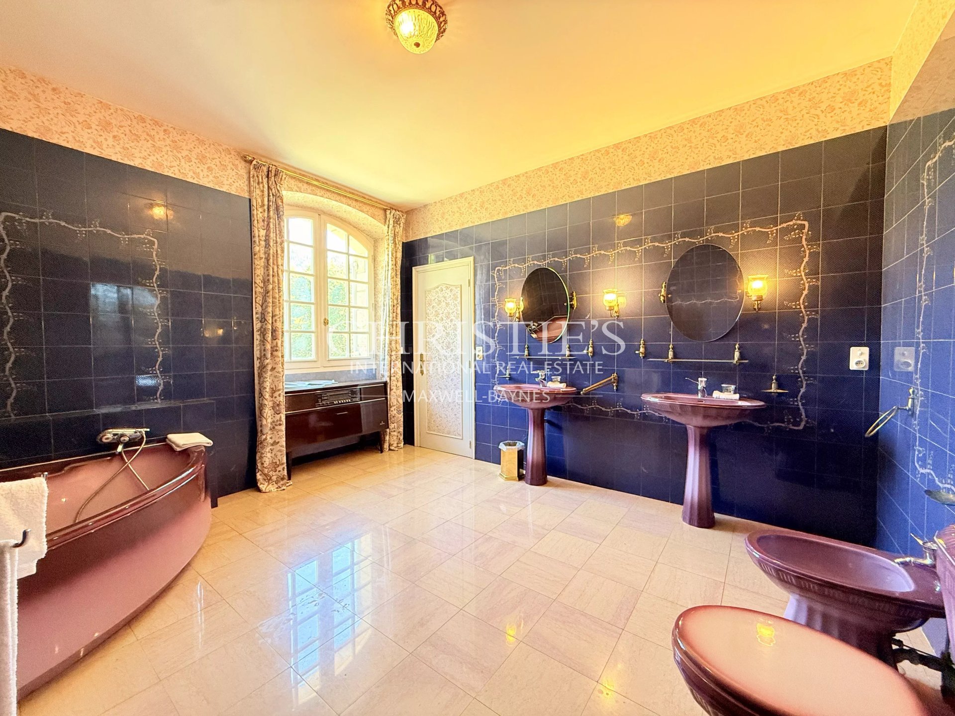 11 Bedroom Villa/Townhouse's Image 17