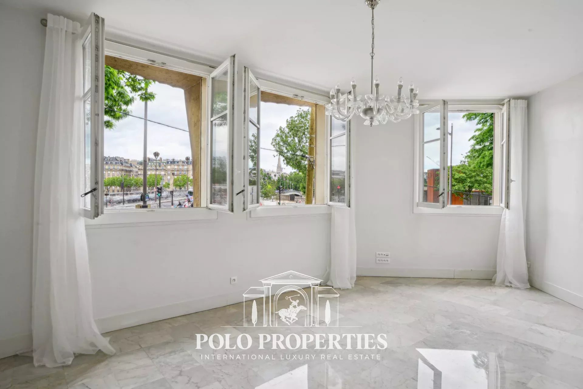 Family apartment - Near the Seine - Unobstructed view