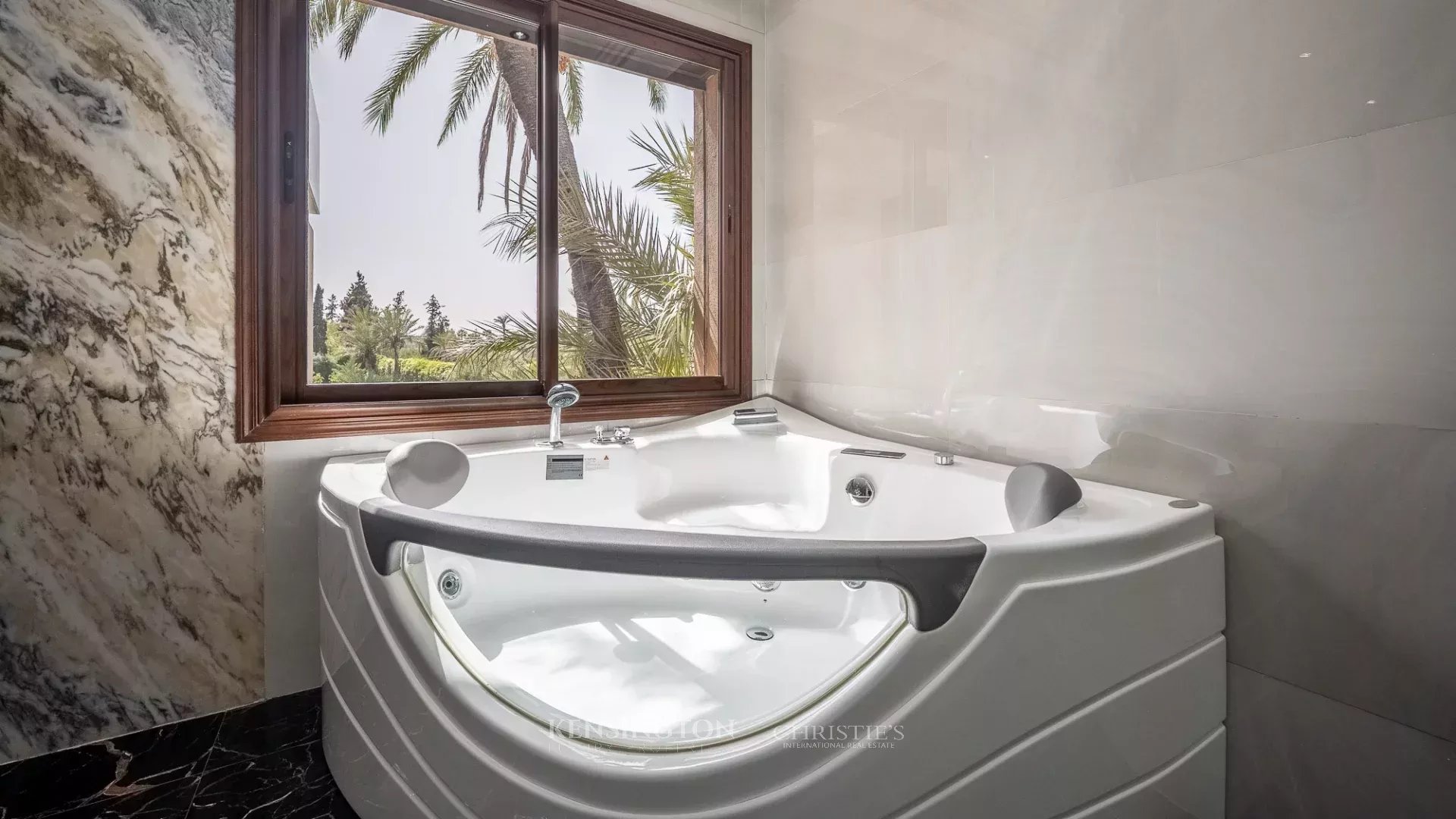 9 Bedroom Villa/Townhouse's Image 29