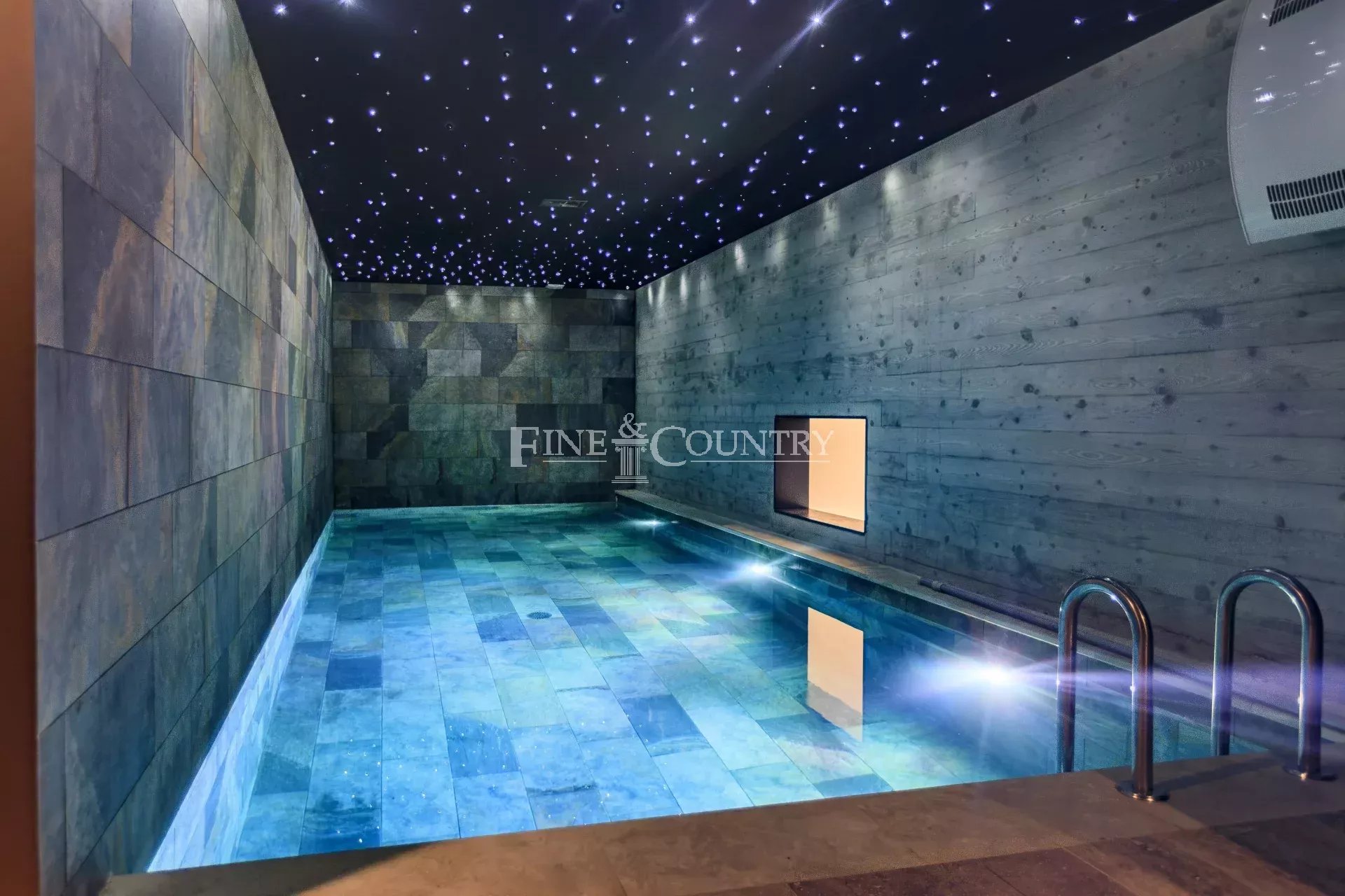 Photo of Villa for Sale in Mandelieu with Panoramic View