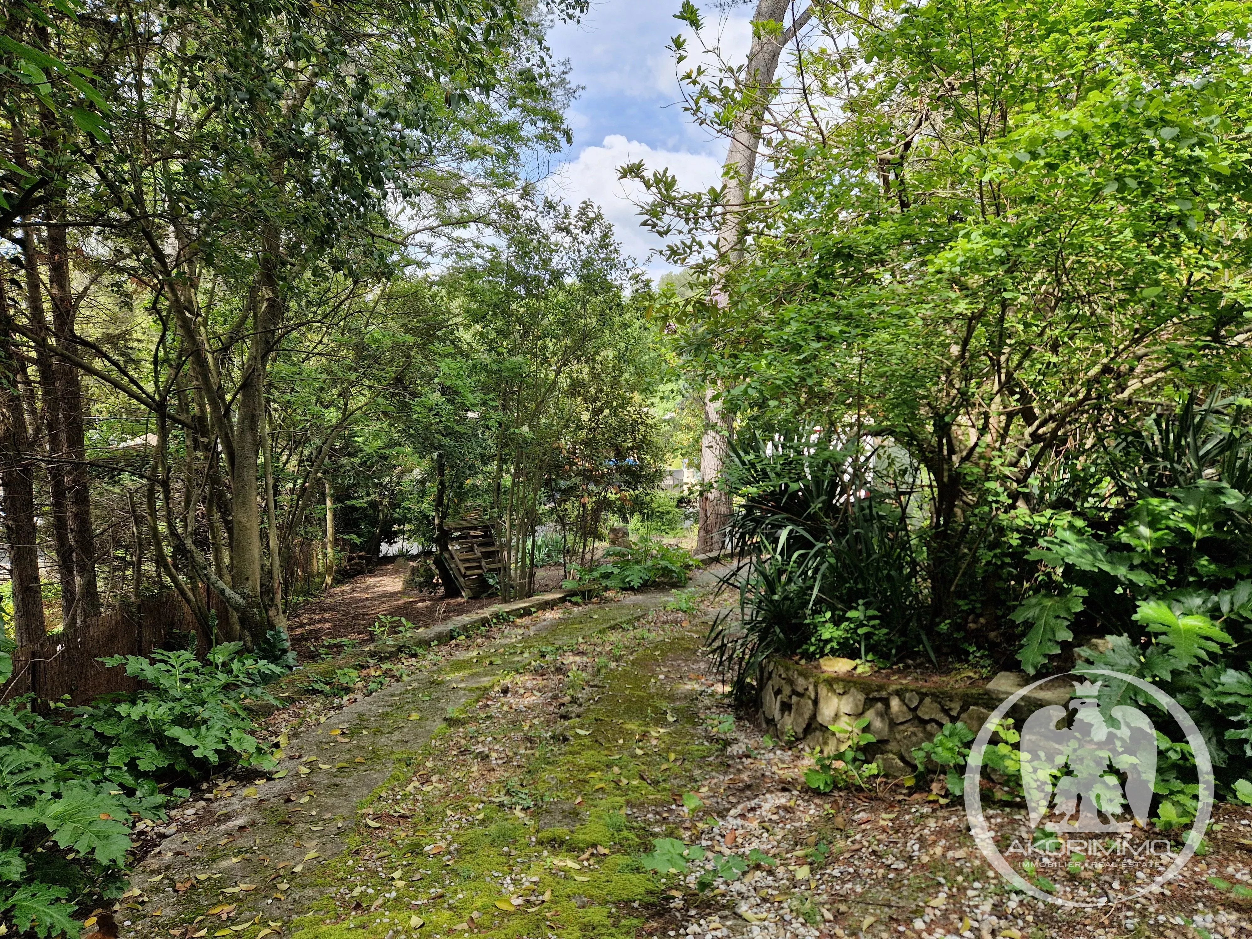 Maison  - 5 pièces  - 141.1 m2 -