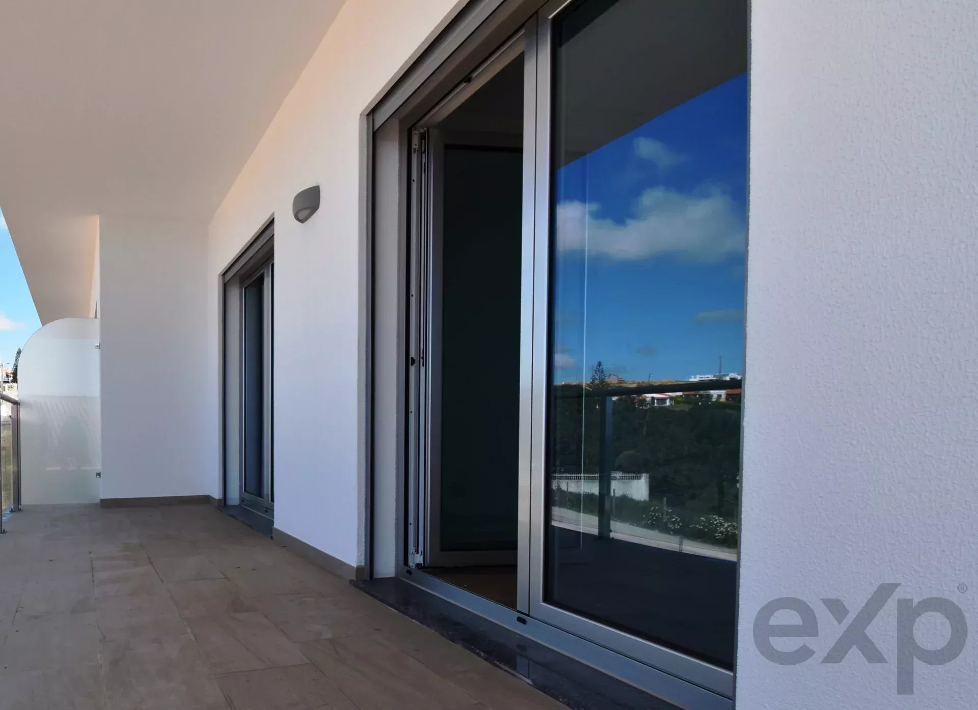 T2 with two terraces of 48 m² and 10 m², laundry, CE: A+, just 900 meters from Ericeira town center and the beach. 85948547 image 14