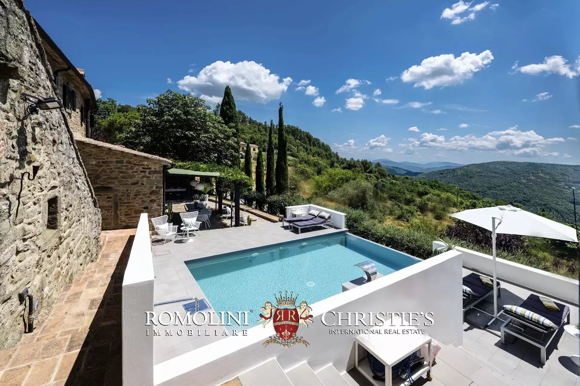 6 Bedroom Villa/Townhouse's Image 13