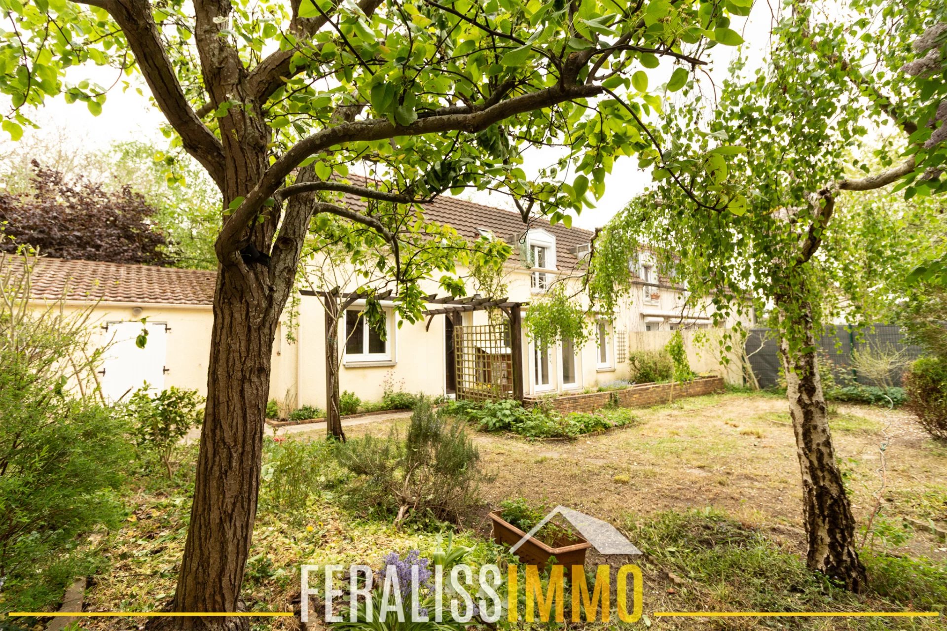 Maison familiale lumineuse 3ch au coeur d'Éragny !