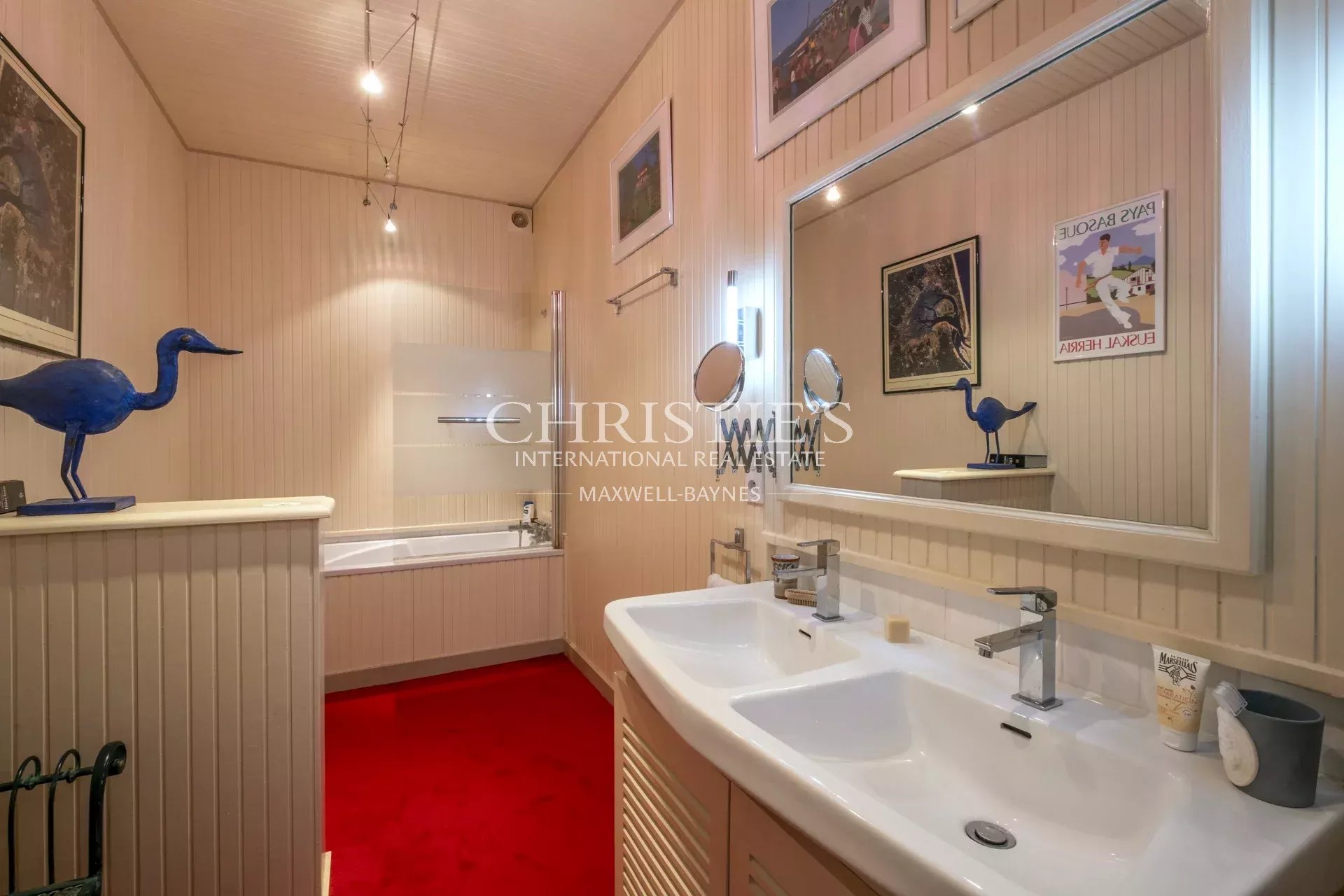 5 Bedroom Villa/Townhouse's Image 22