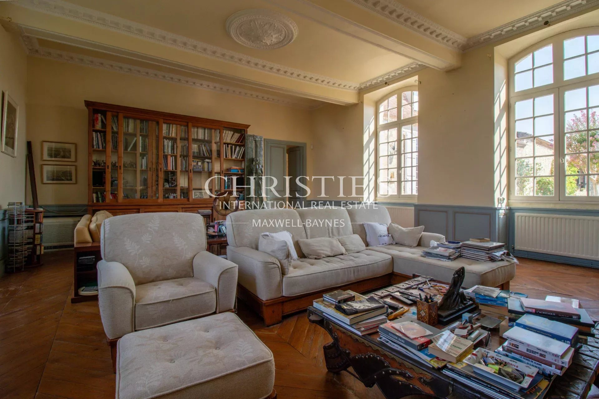 6 Bedroom Chateau's Image 7