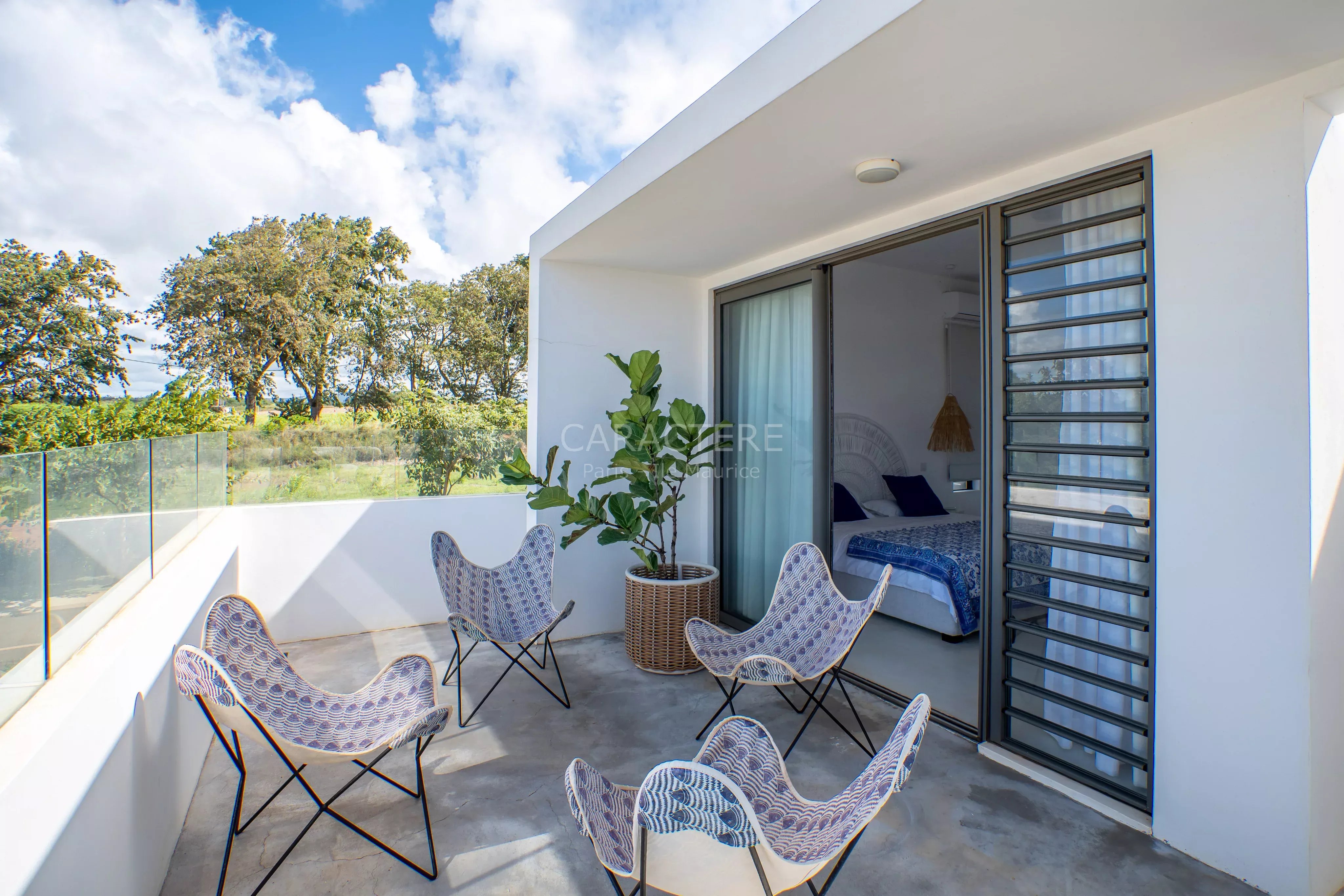 Villa contemporaine meublée à Azuri