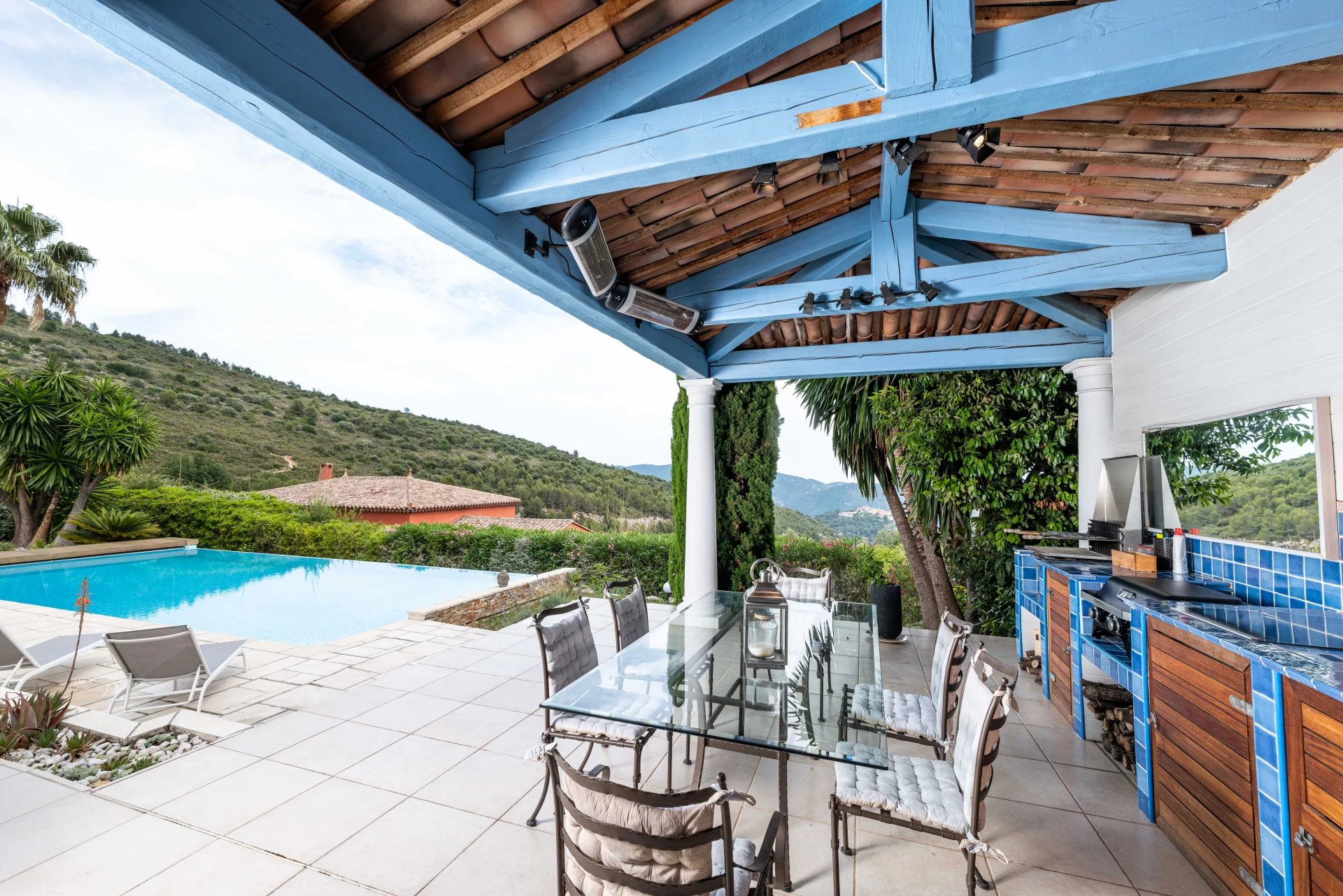 Falicon - Villa 7 pièces avec piscine chauffée, jardin 1350m², garage — photo 5