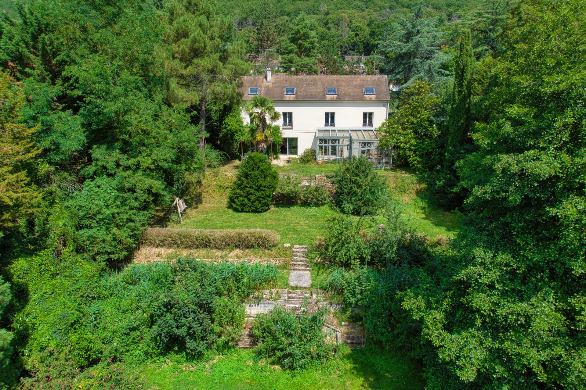 Maison vue vallée et nature