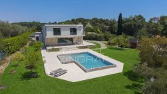 Valbonne - Elegant contemporary villa — photo 3 of 7