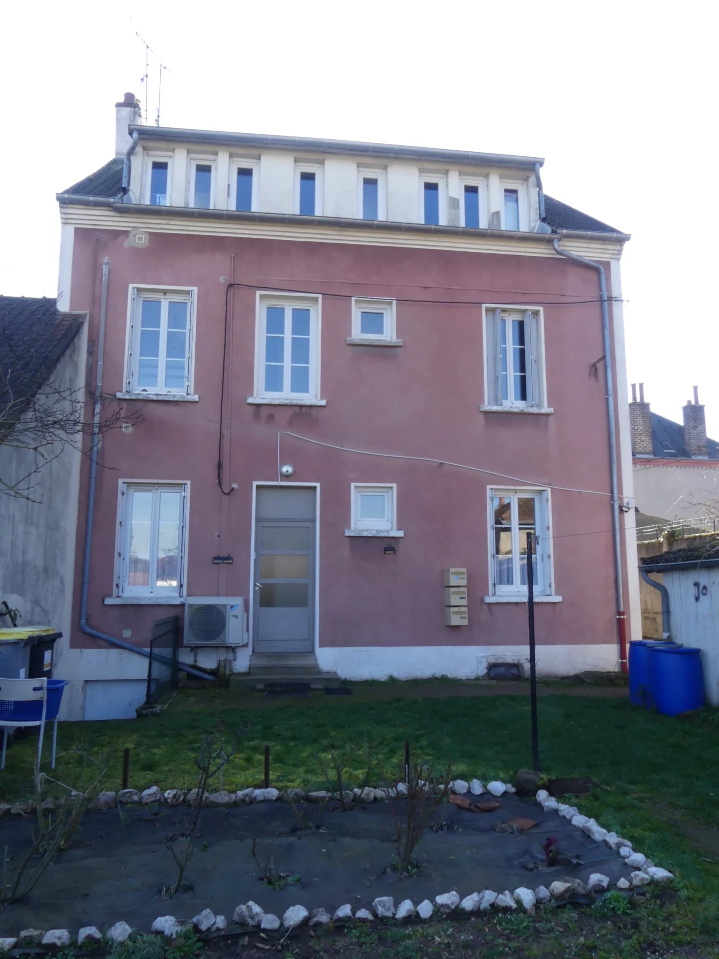 Sale Building Le Creusot