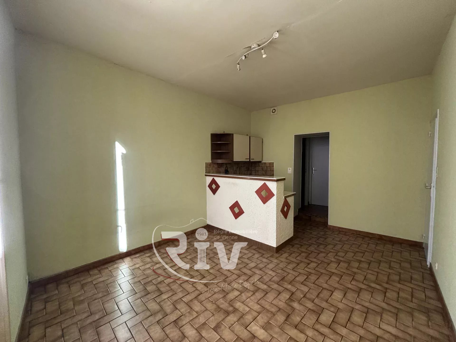 Appartement T2 - 1er étage - VIENNE