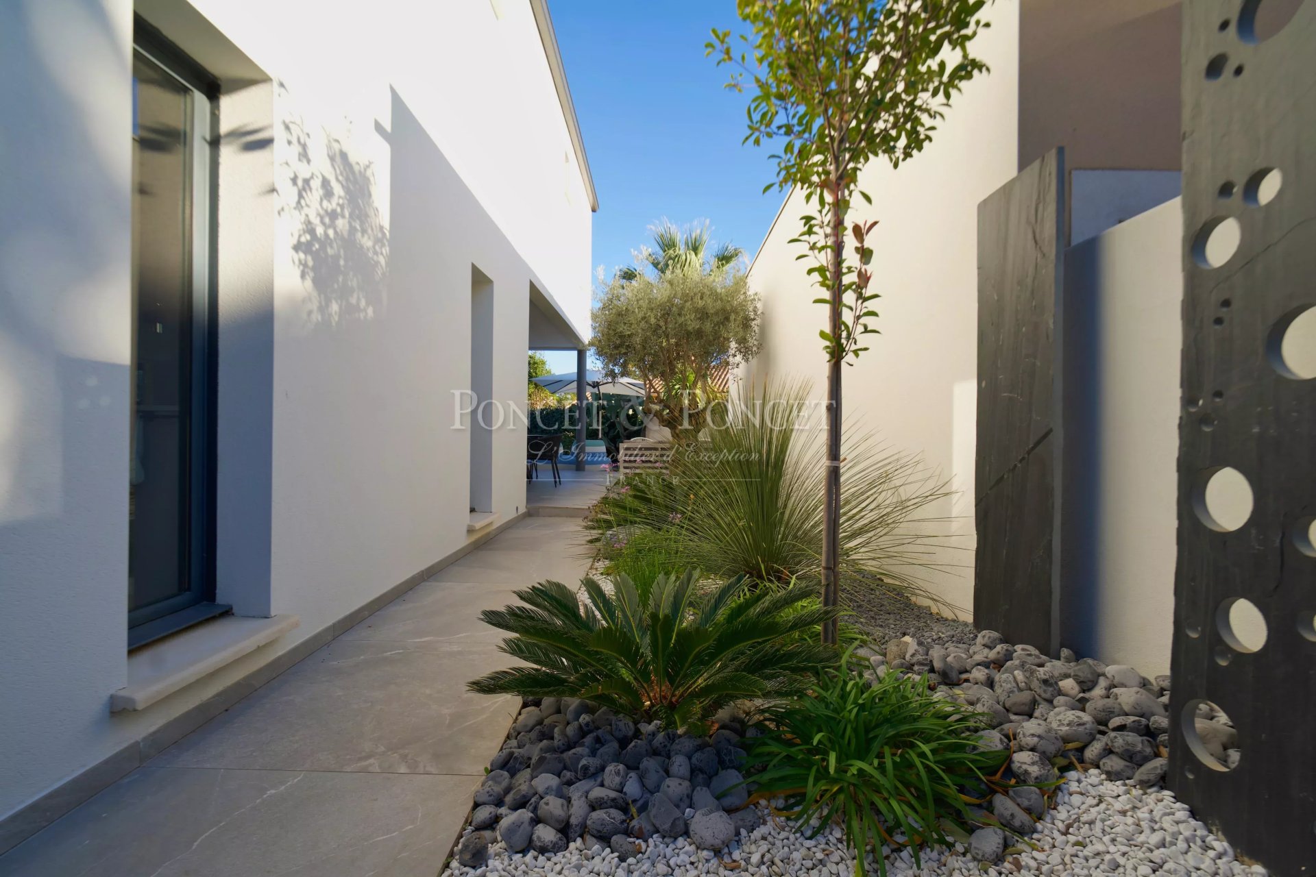 5 Bedroom Villa/Townhouse's Image 5