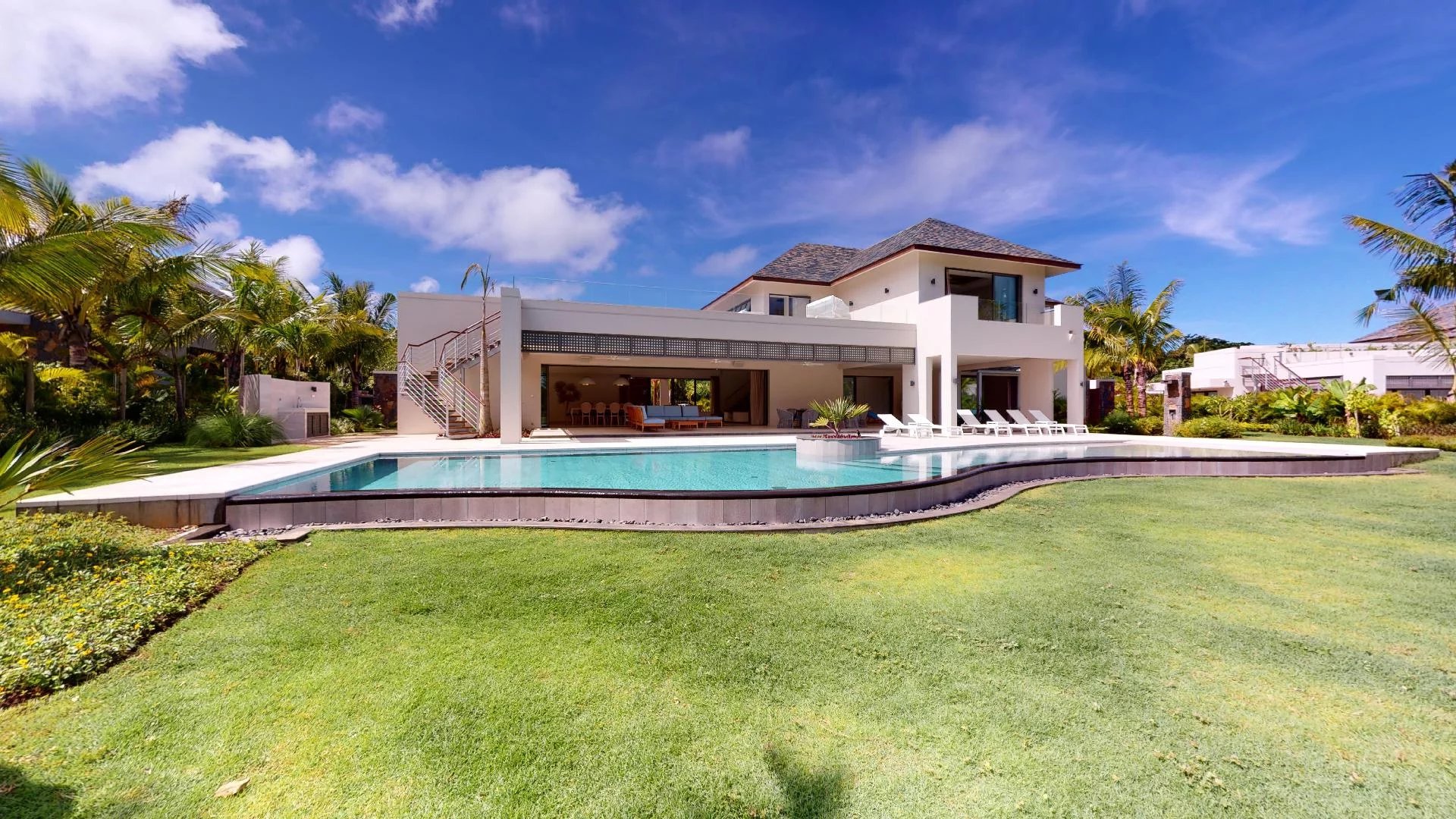 Sale Villa Beau Champ