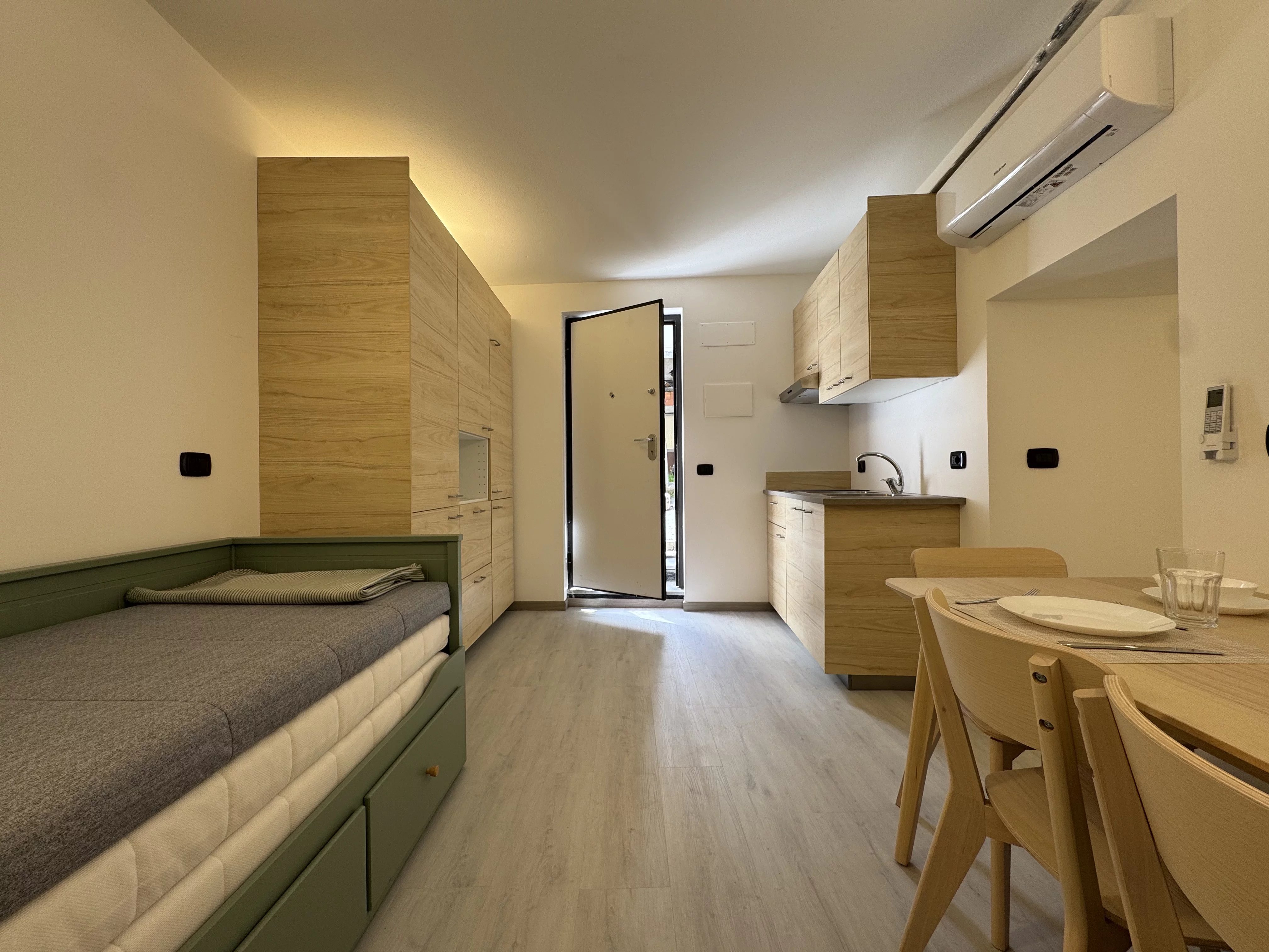 STUDIO APARTMENT RENOVATED IN THE CENTER — photo 5