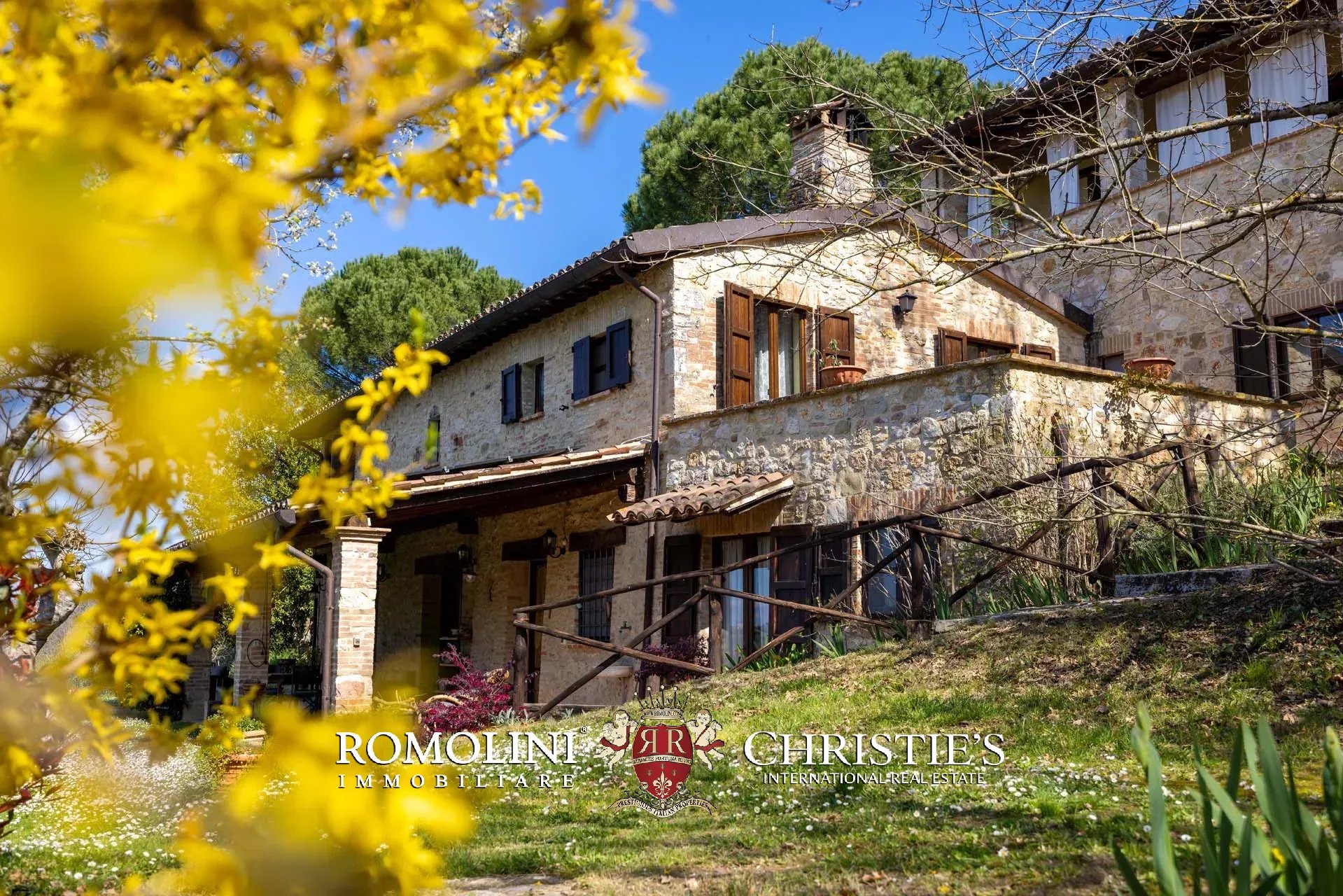 6 Bedroom Villa/Townhouse's Image 19