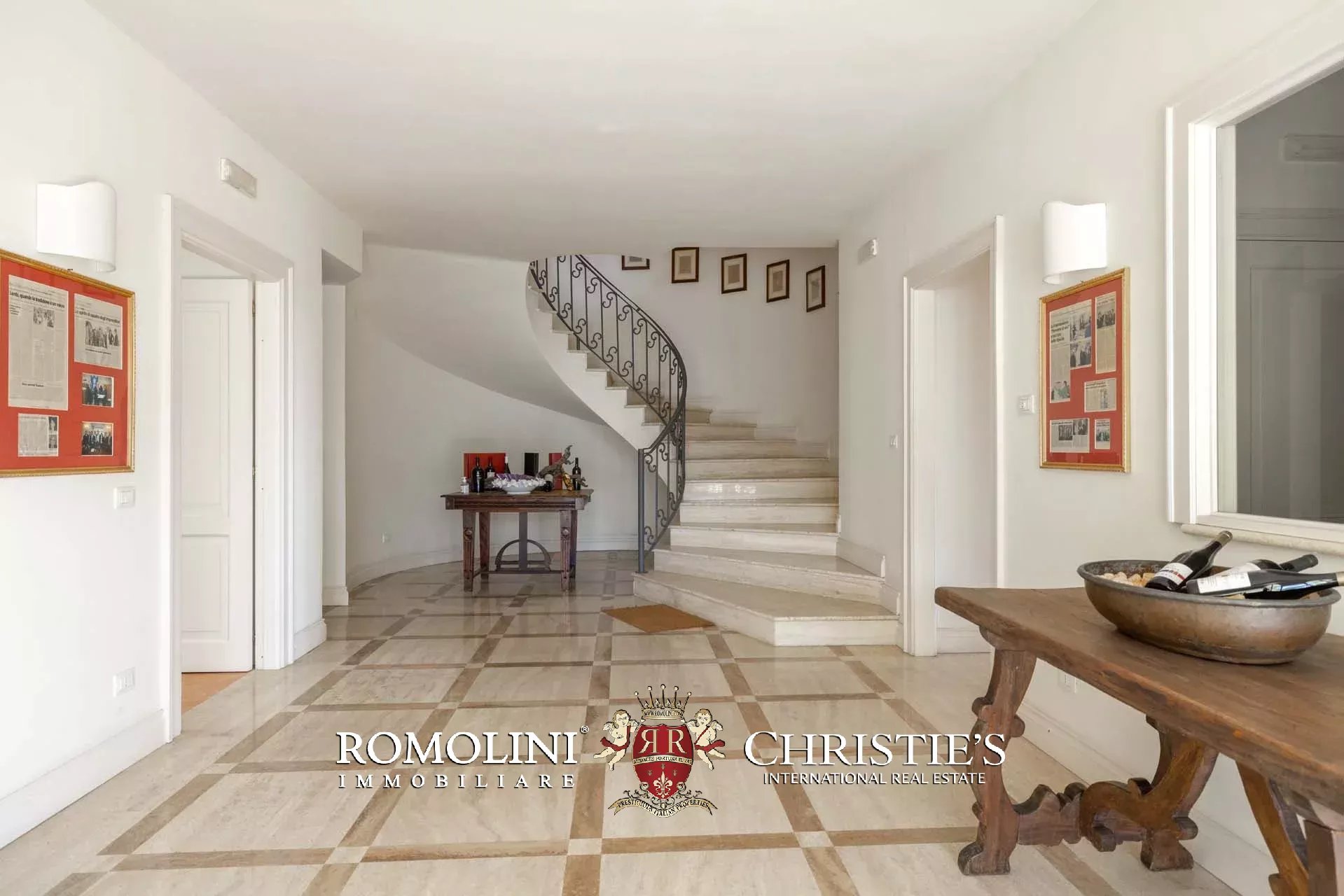 7 Bedroom Villa/Townhouse's Image 73