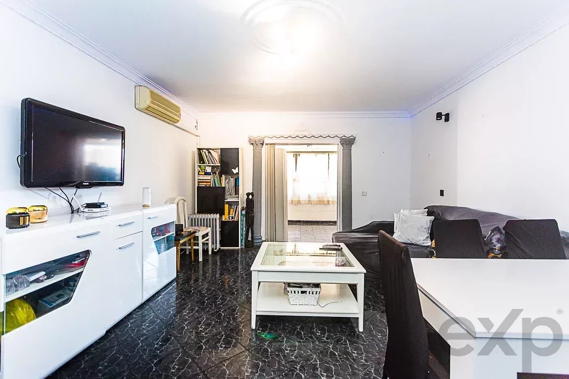 2 Bedroom Apartment in Olhão with Balcony and Covered Terrace | Prime Location 86879591 image 6