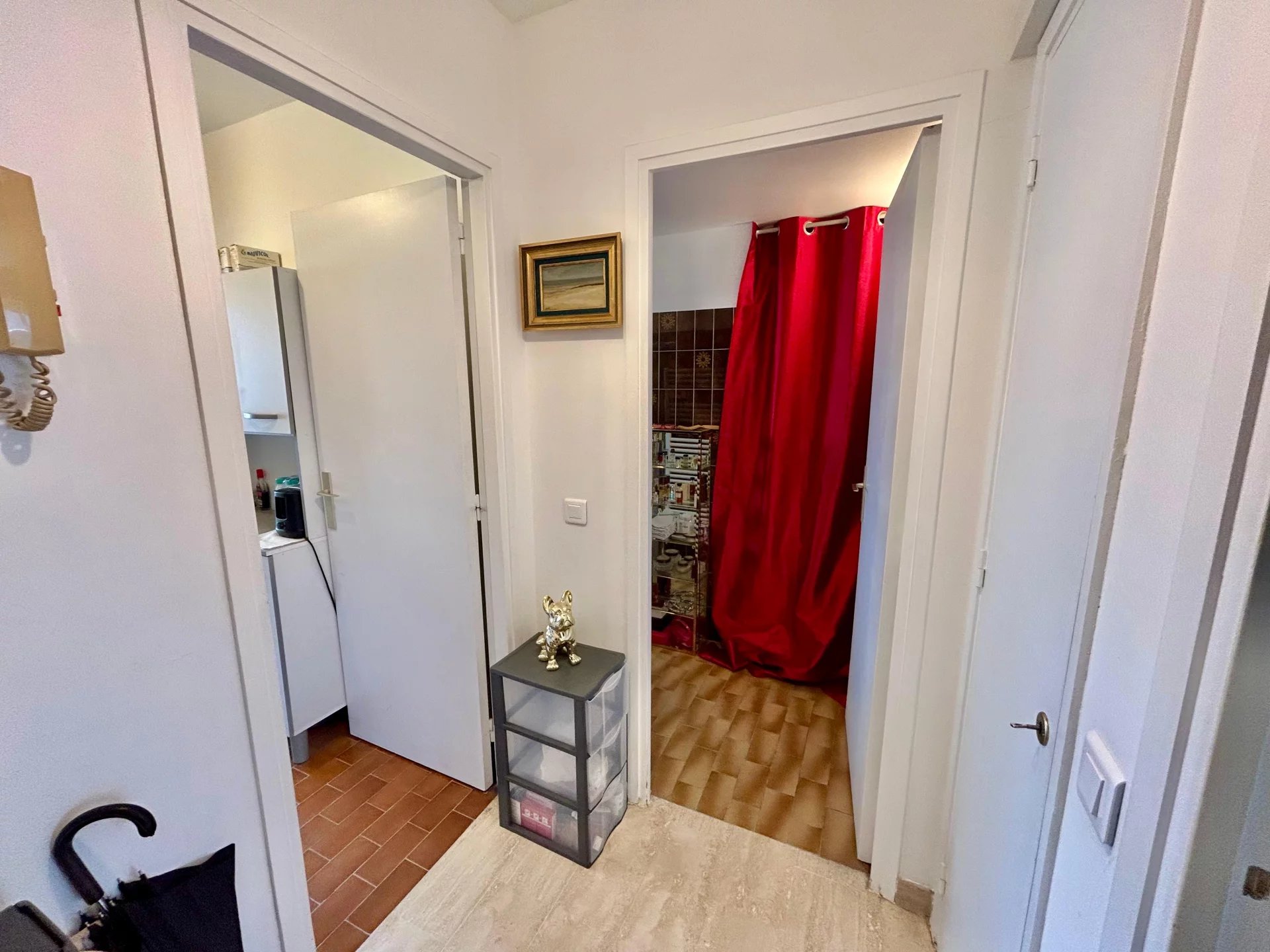 CANNES CARRÉ D'OR - LARGE ONE-BEDROOM WITH BALCONY