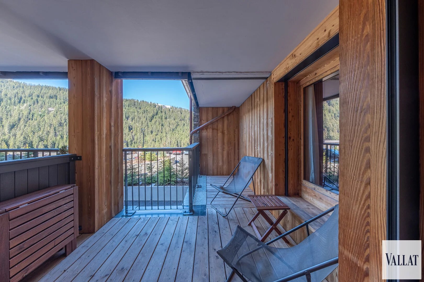 Neues Familienapartment mit 2 Schlafzimmern und Ski-in/Ski-out-Zugang in Courchevel Moriond 1650