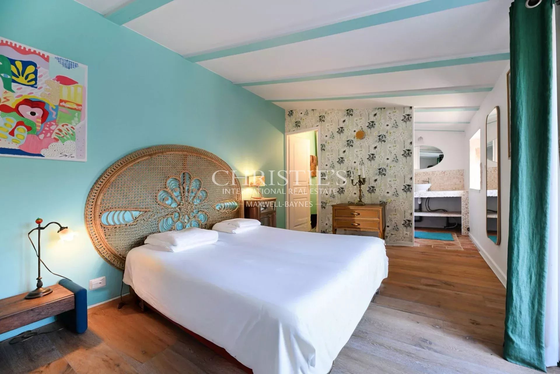 11 Bedroom Villa/Townhouse's Image 17