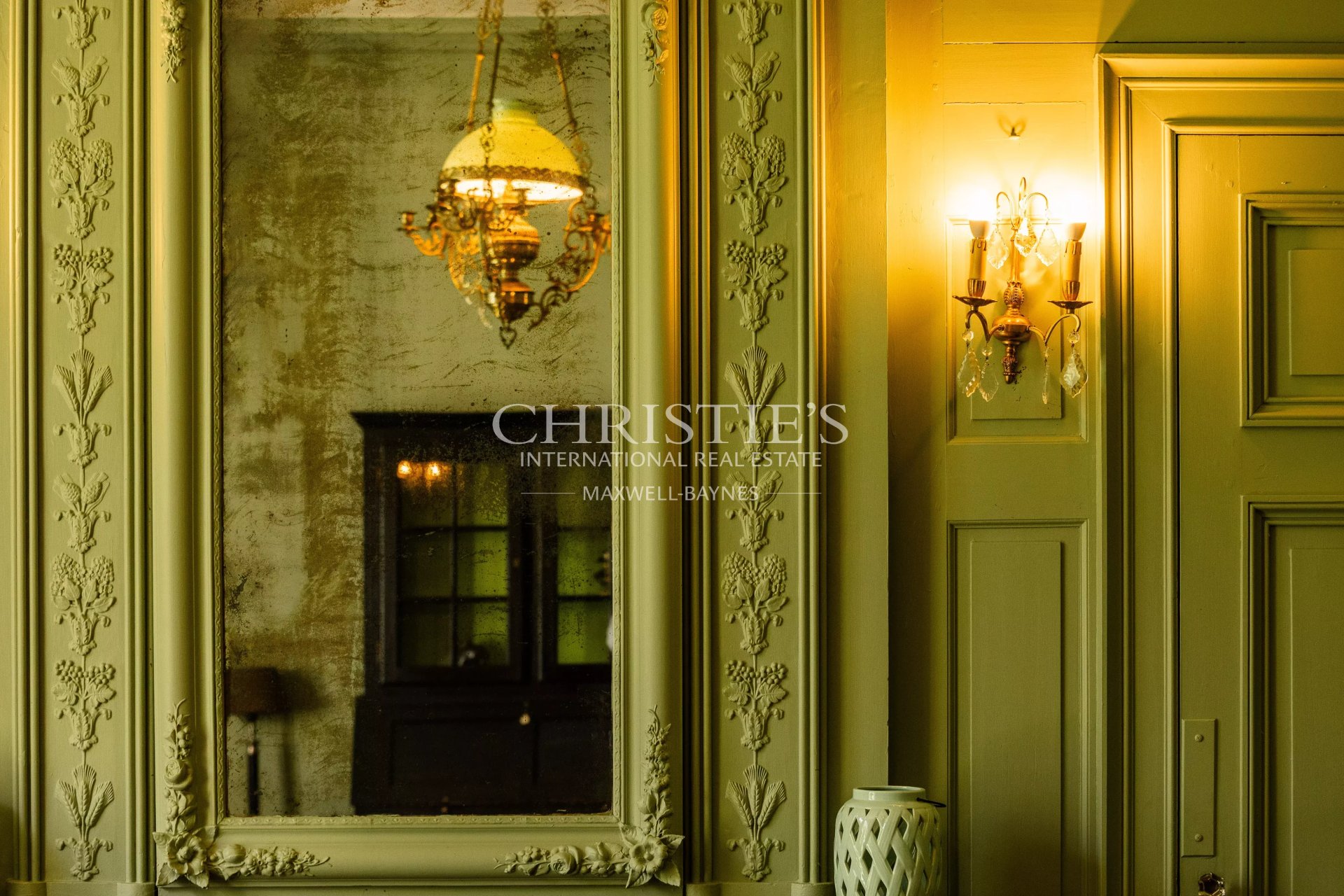 5 Bedroom Villa/Townhouse's Image 3