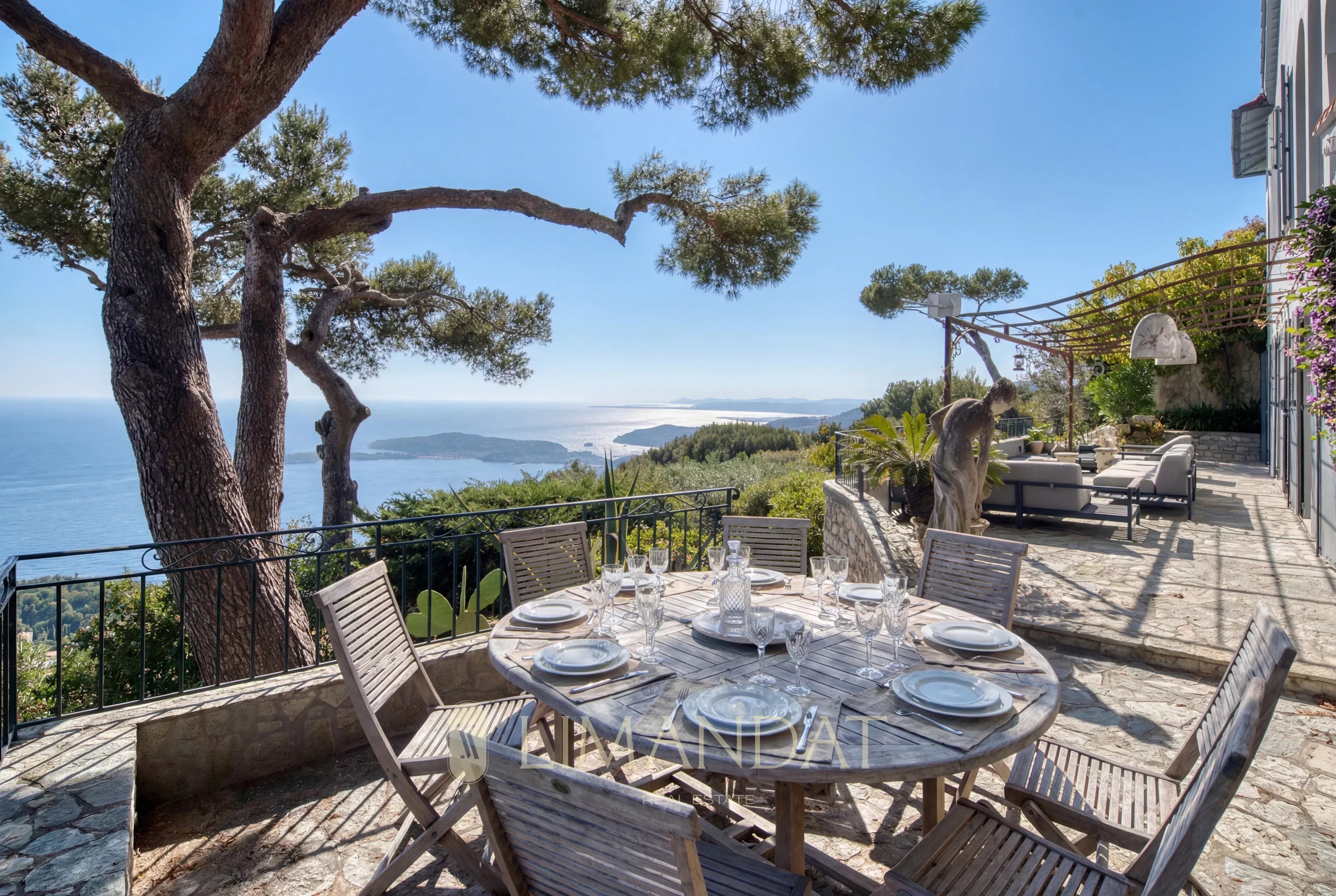 ÈZE - VILLA PROVENÇALE 4 CHAMBRES AVEC VUE MER PANORAMIQUE