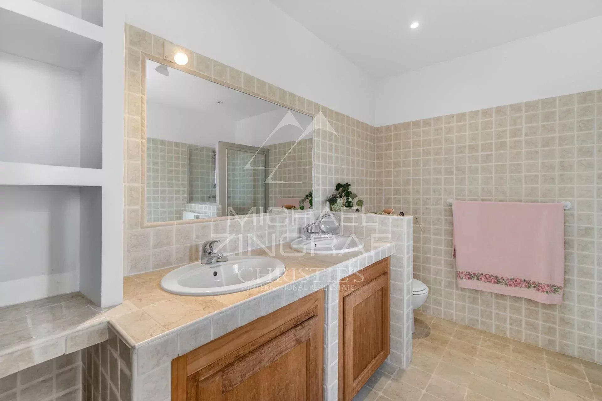 4 Bedroom Villa/Townhouse's Image 34