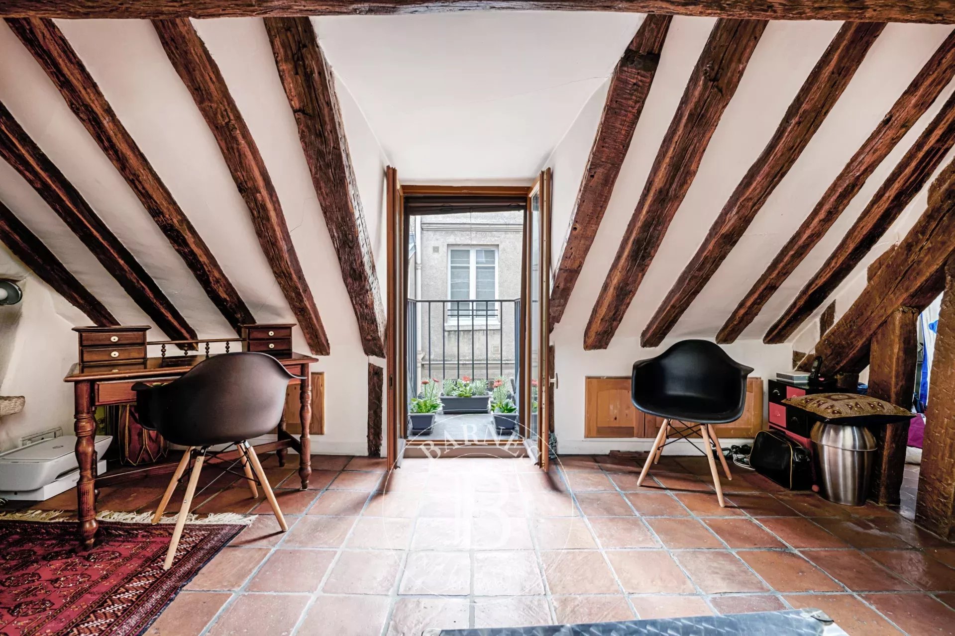 Daire Paris 4ème - picture 5