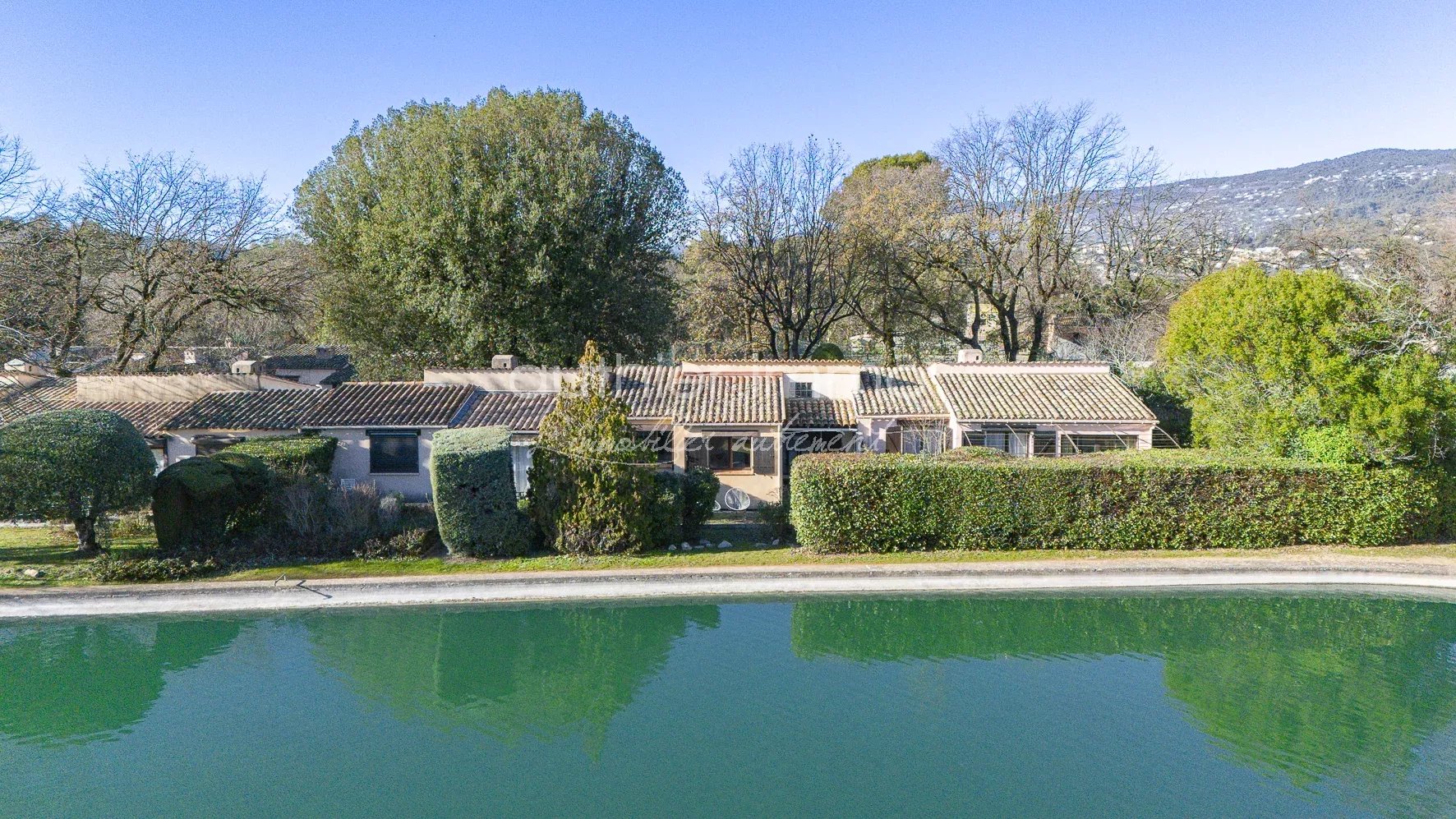 Agence immobilière de 