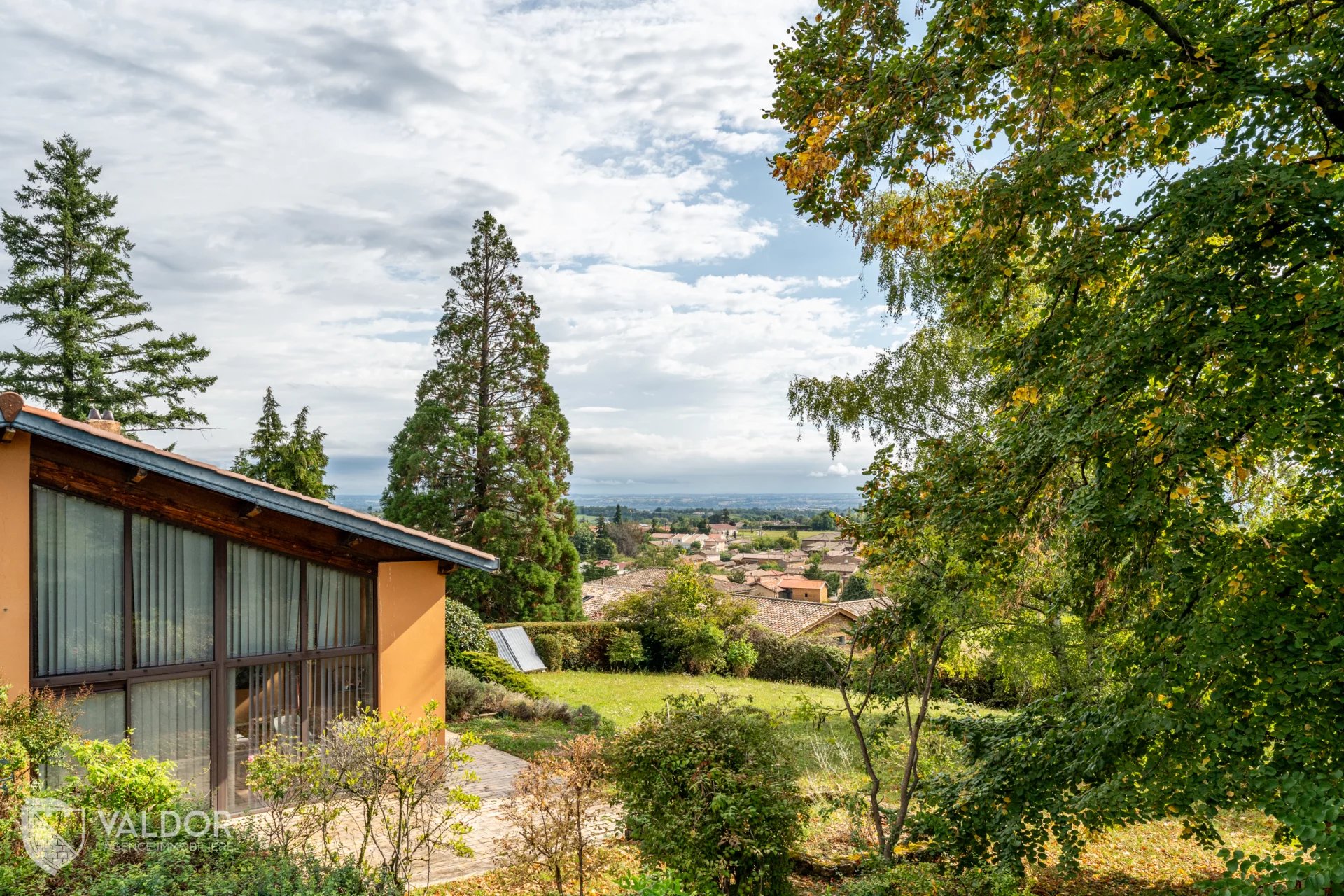 Maison sur terrain de 3 000 m² avec vue panoramique