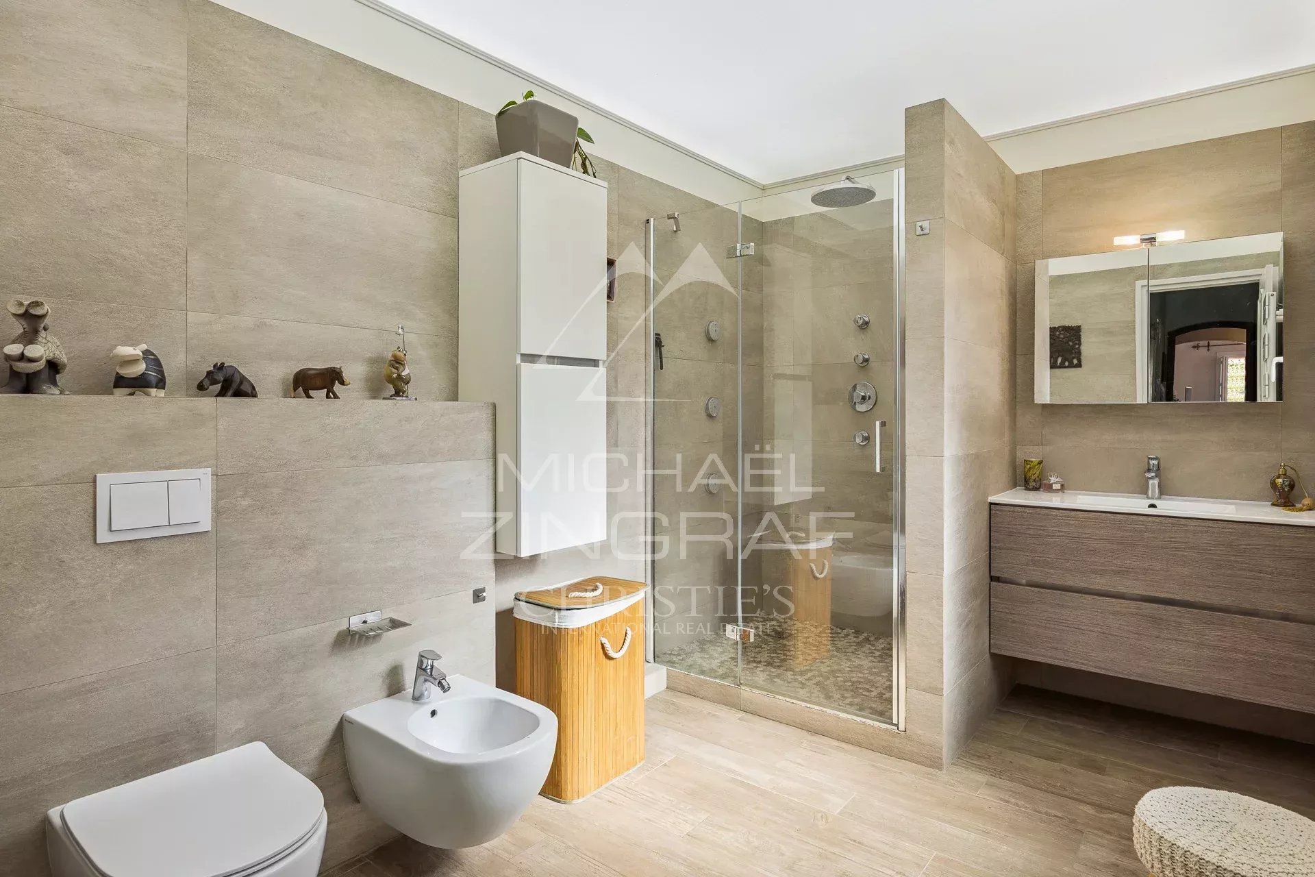 7 Bedroom Villa/Townhouse's Image 6