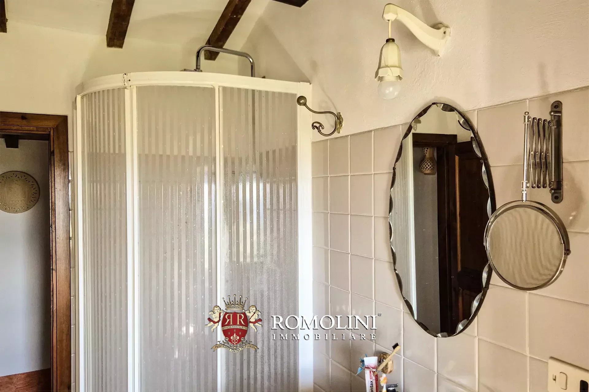 RUSTIC FARMHOUSE WITH POOL FOR SALE IN MOUNT AMIATA, MAREMMA