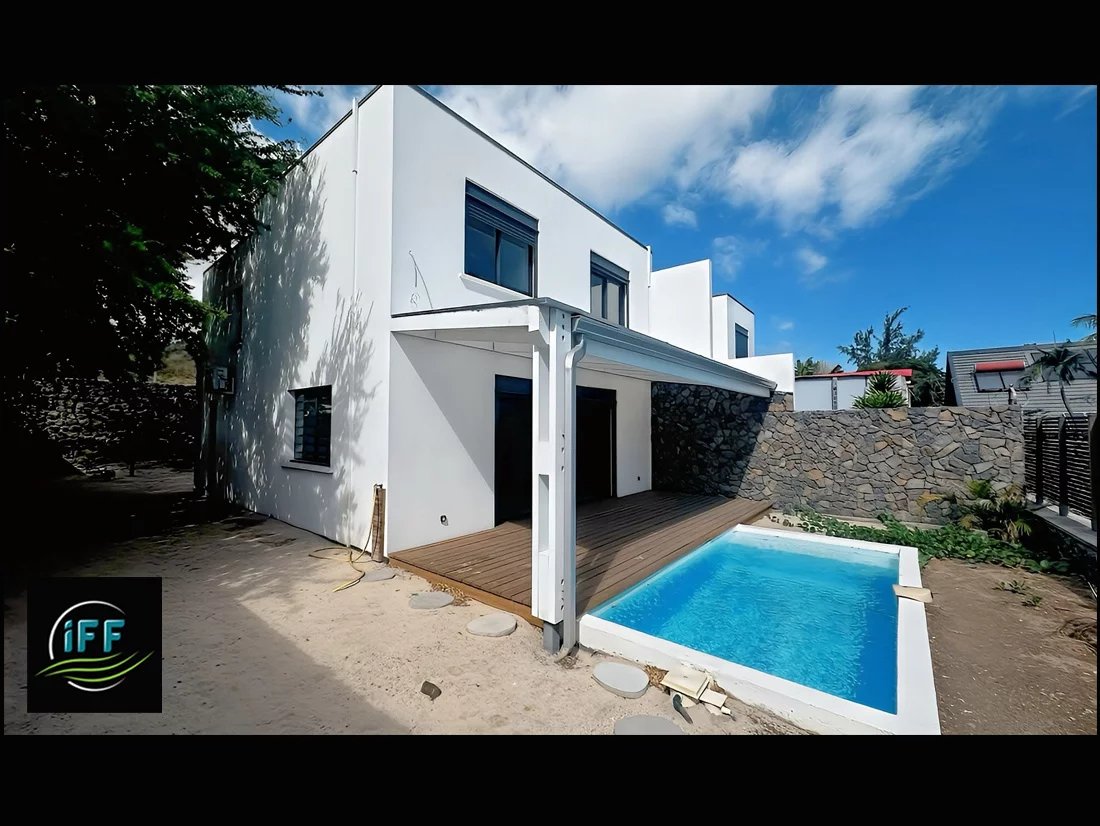 VILLA F4 NEUVE AVEC PISCINE