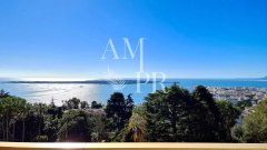 Apartment with sea view in a prestigious residence — photo 1 of 14