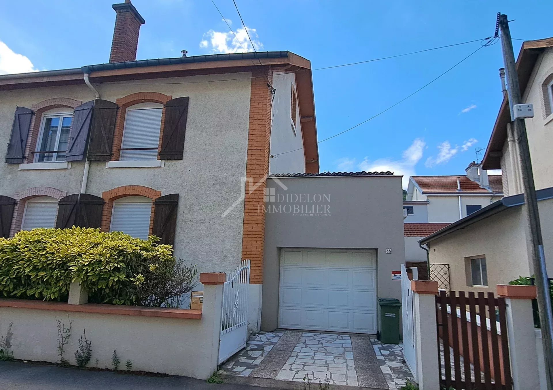 Agence immobilière de 