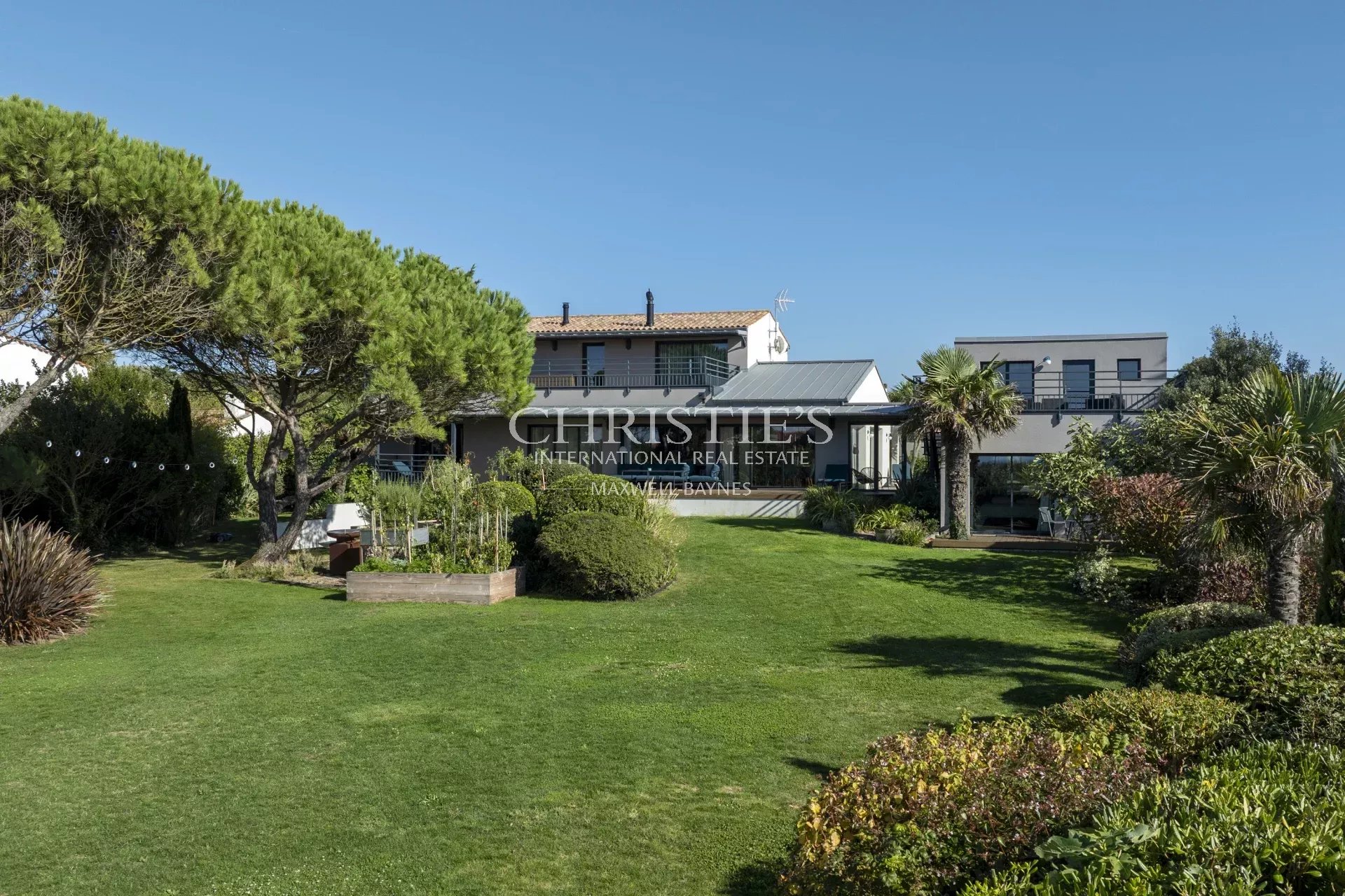 5 Bedroom Villa/Townhouse's Image 14