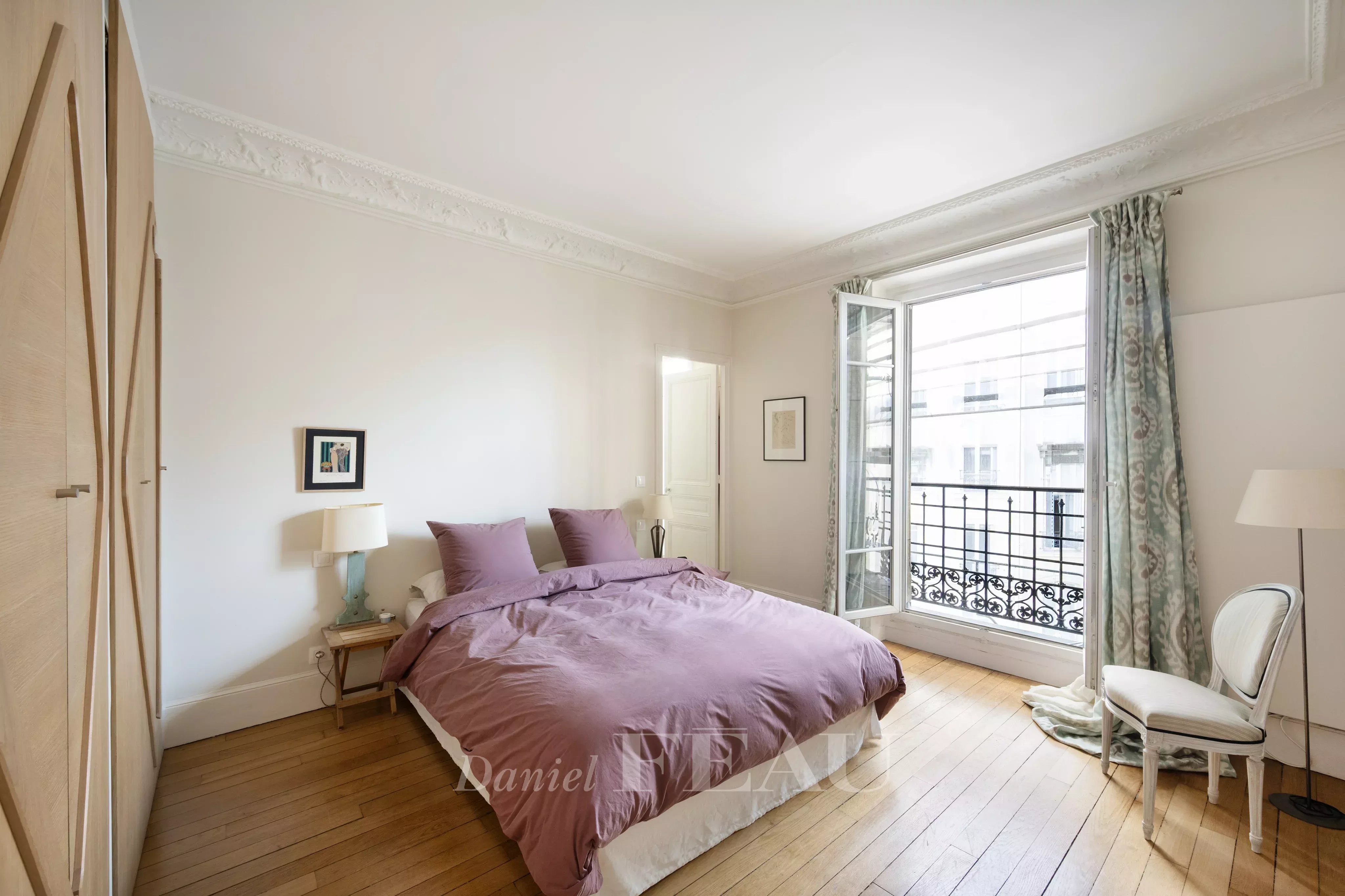 Sale Apartment Paris 3rd