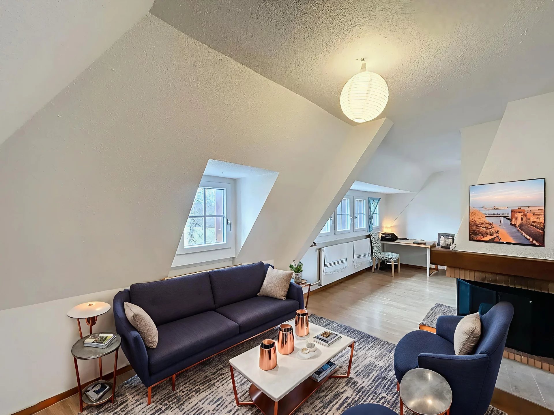 Appartement de charme sous les combles ! Jardin commun !