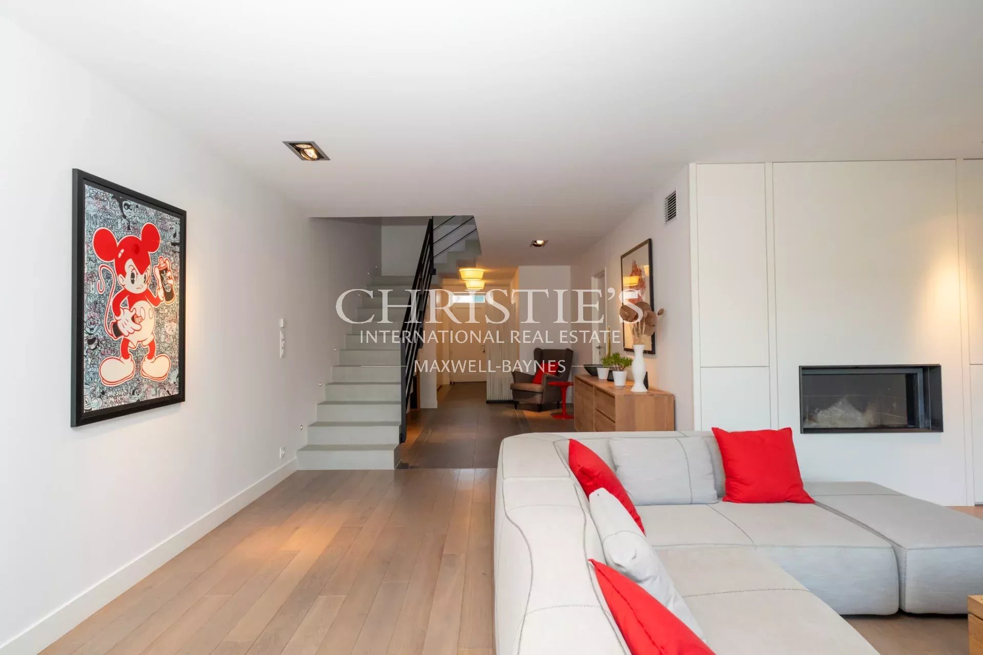 5 Bedroom Villa/Townhouse's Image 7