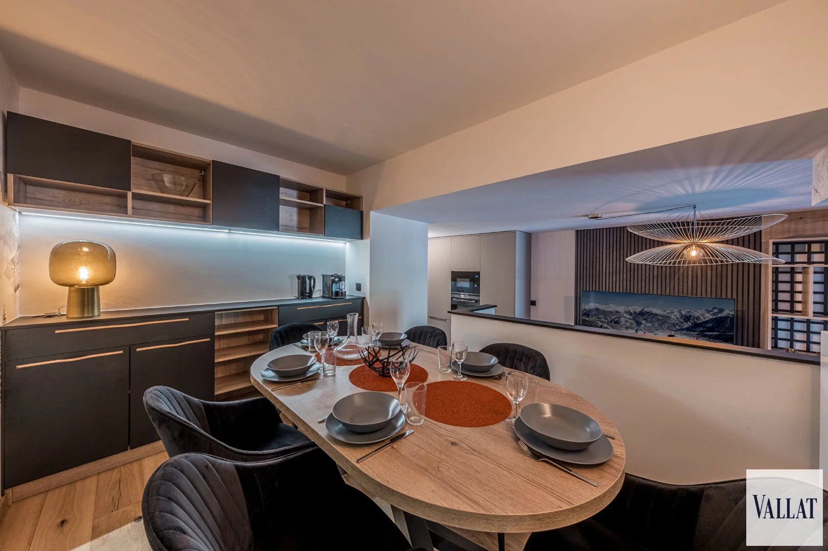 Neues Familienapartment mit 2 Schlafzimmern und Ski-in/Ski-out-Zugang in Courchevel Moriond 1650