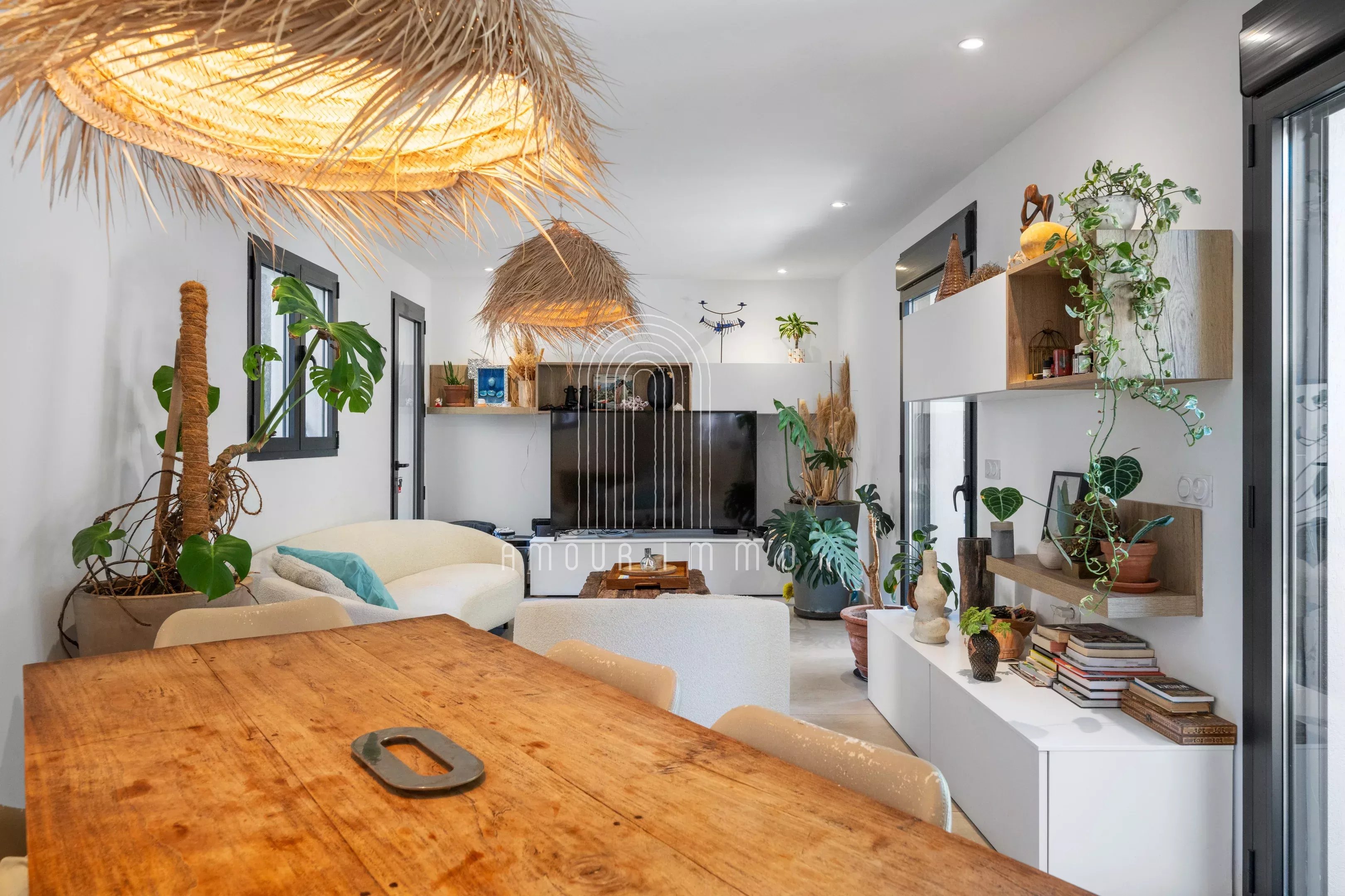 LIBERATION - MAGNIFIQUE  APPARTEMENT  AVEC TERRASSES, GARAGE – À 1 MINUTE DE LA GARE DU SUD