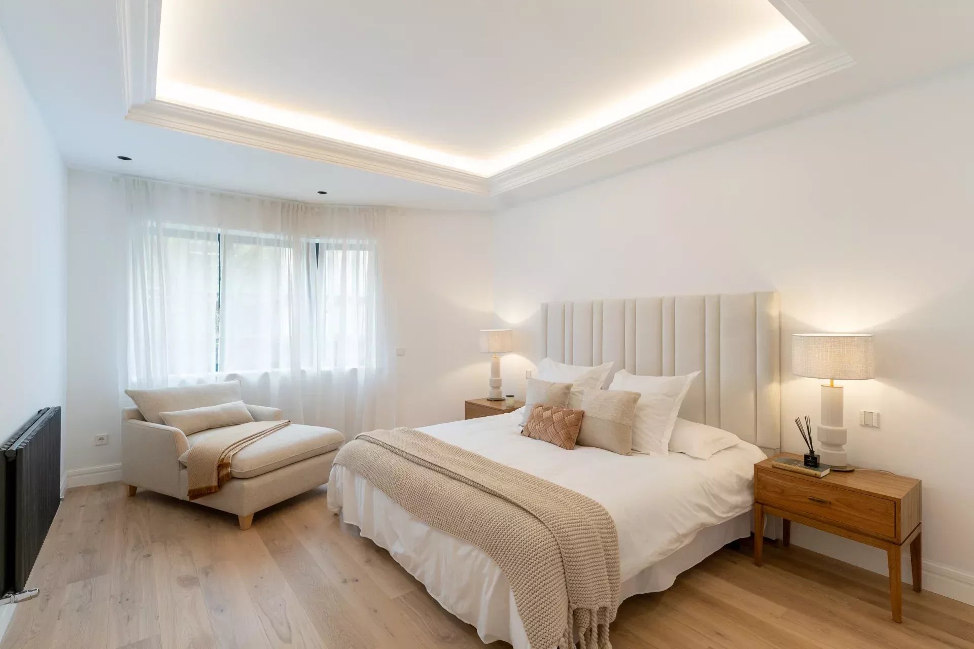 Brand New Exclusive Luxury Property on the Golden Mile - picture 26