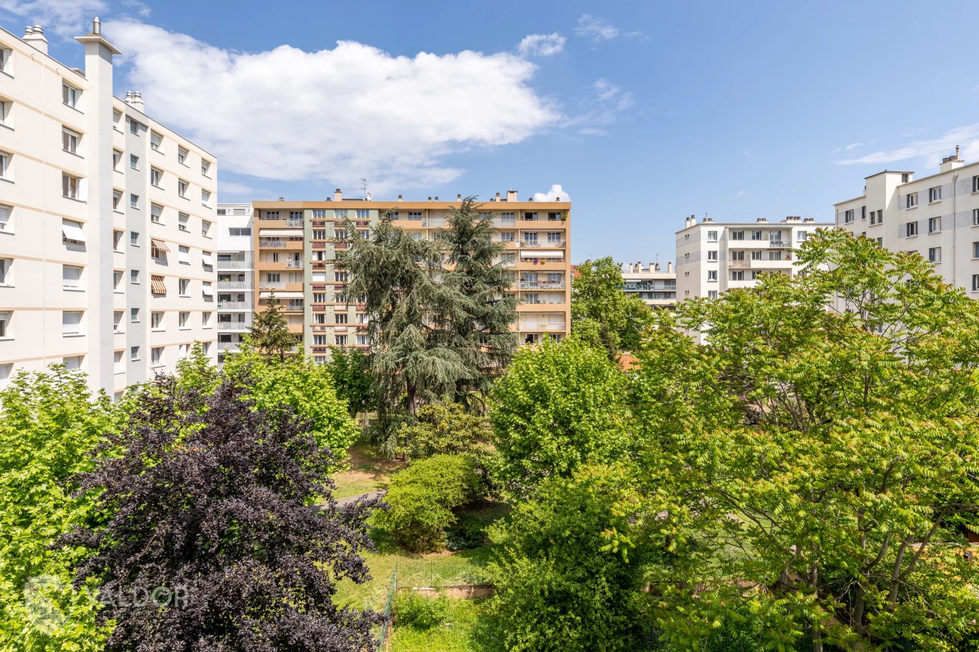 Appartement T4 de 103 m² avec Balcon, Garage et Cave