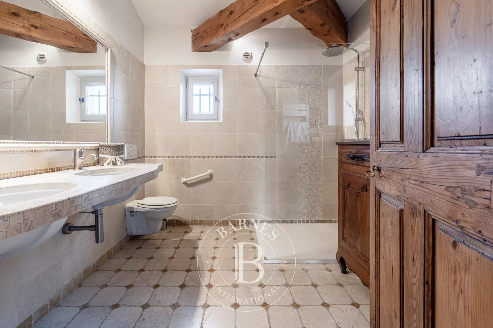 AIX-EN-PROVENCE NORTH - BASTIDE 250 SQM - 4 BEDROOMS - OFFICE - GARAGE - 6800 SQM GARDEN - SWIMMING POOL - picture 11