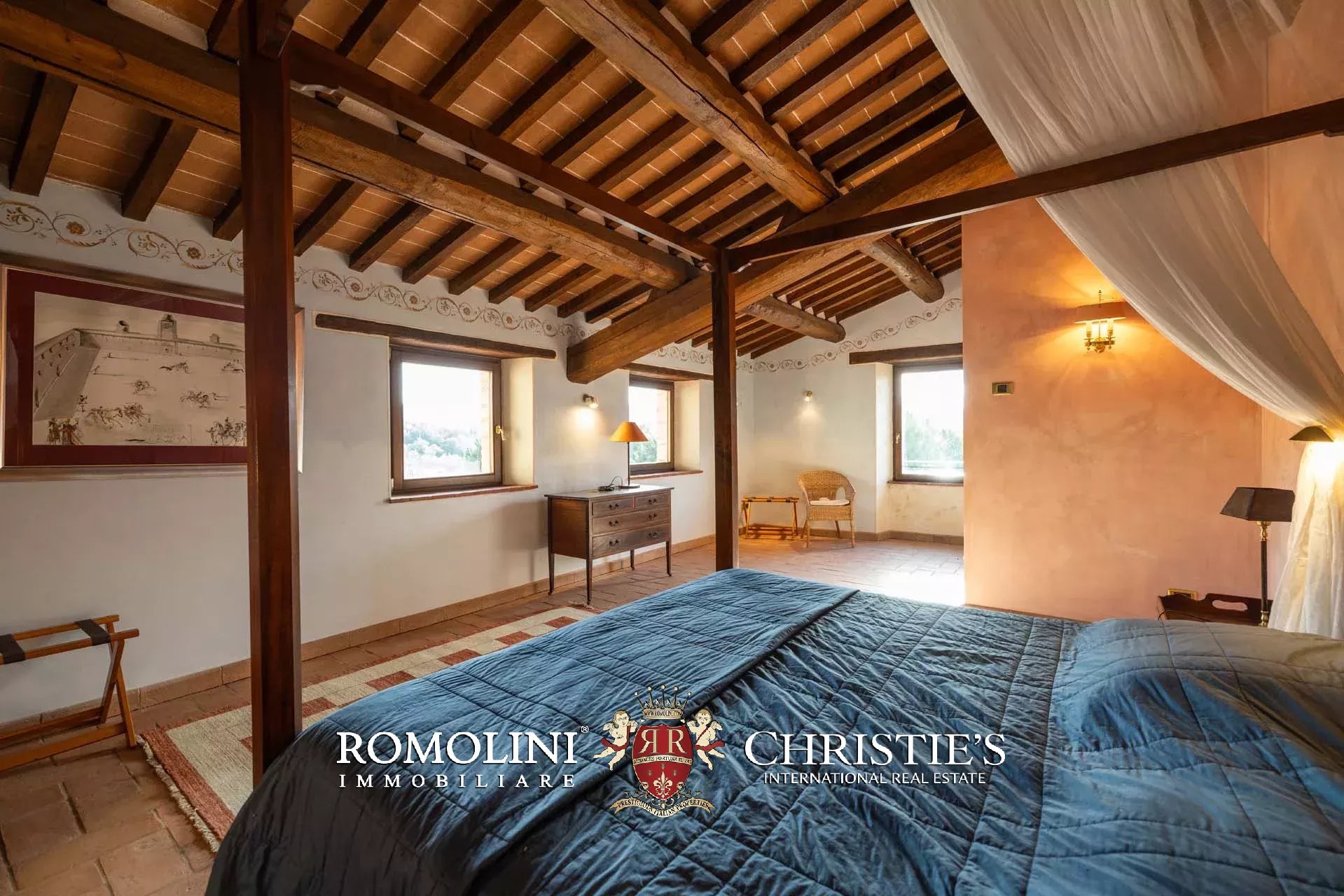 10 Bedroom Villa/Townhouse's Image 149