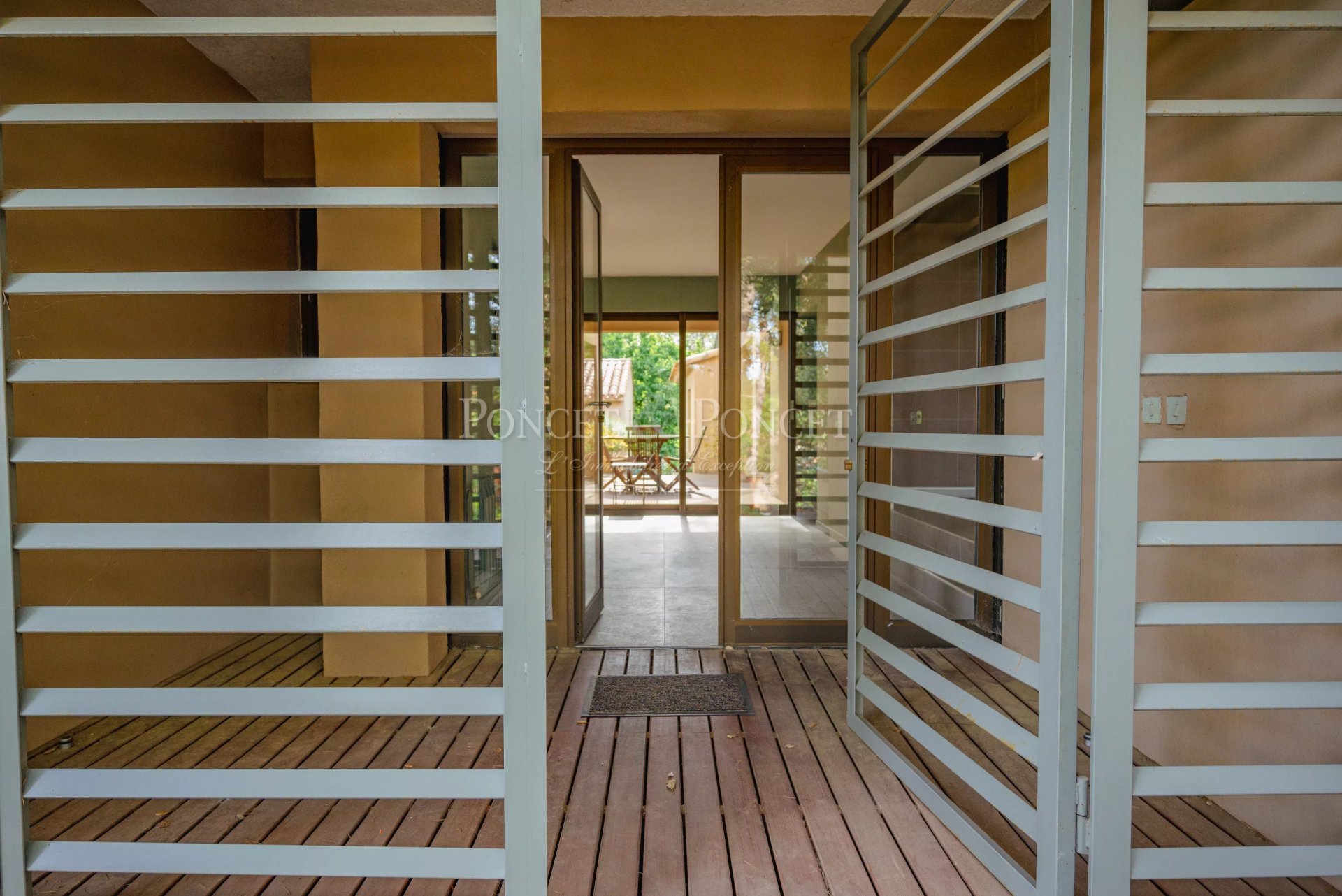6 Bedroom Villa/Townhouse's Image 7