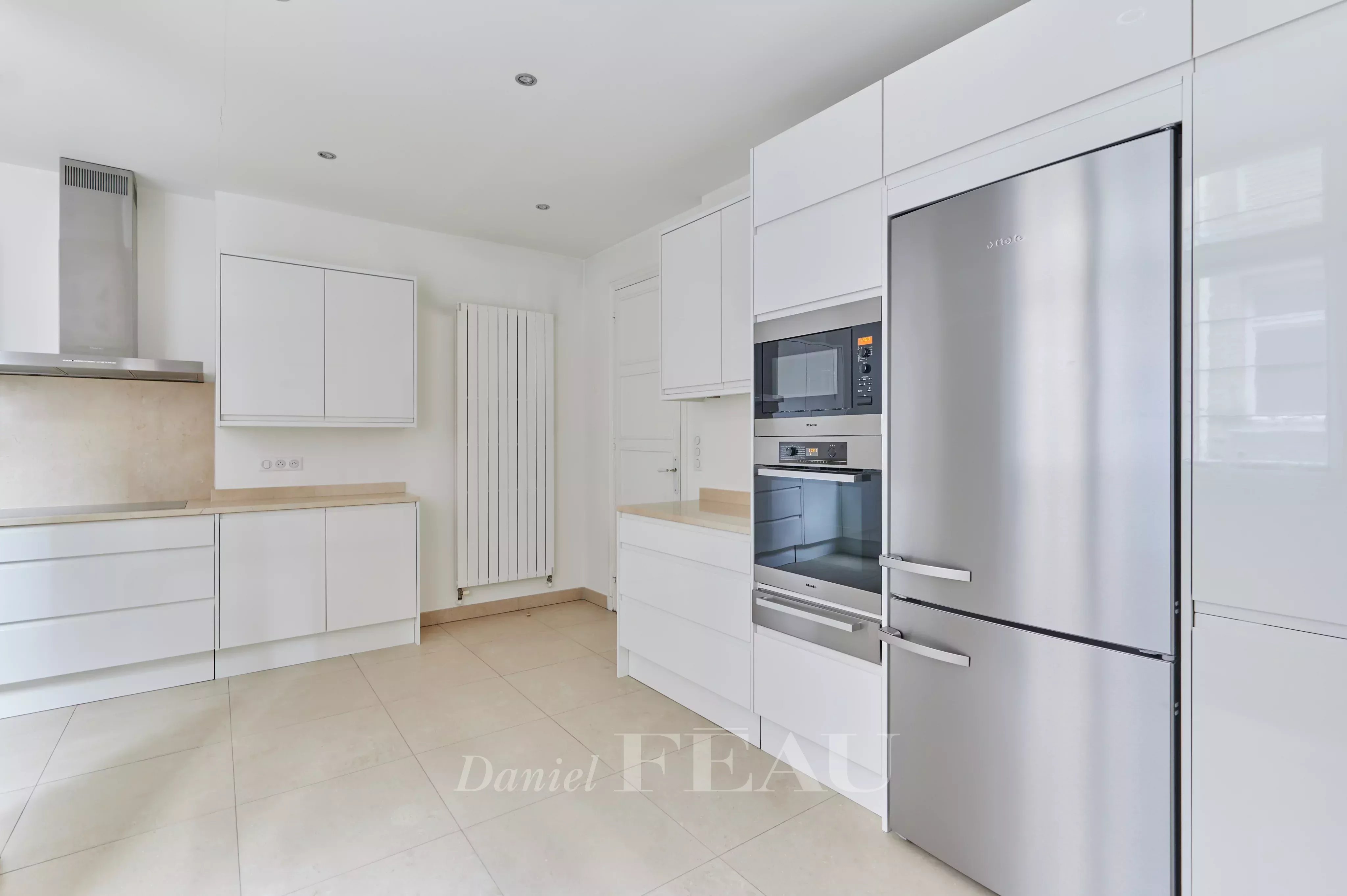 Rental Apartment Neuilly-sur-Seine
