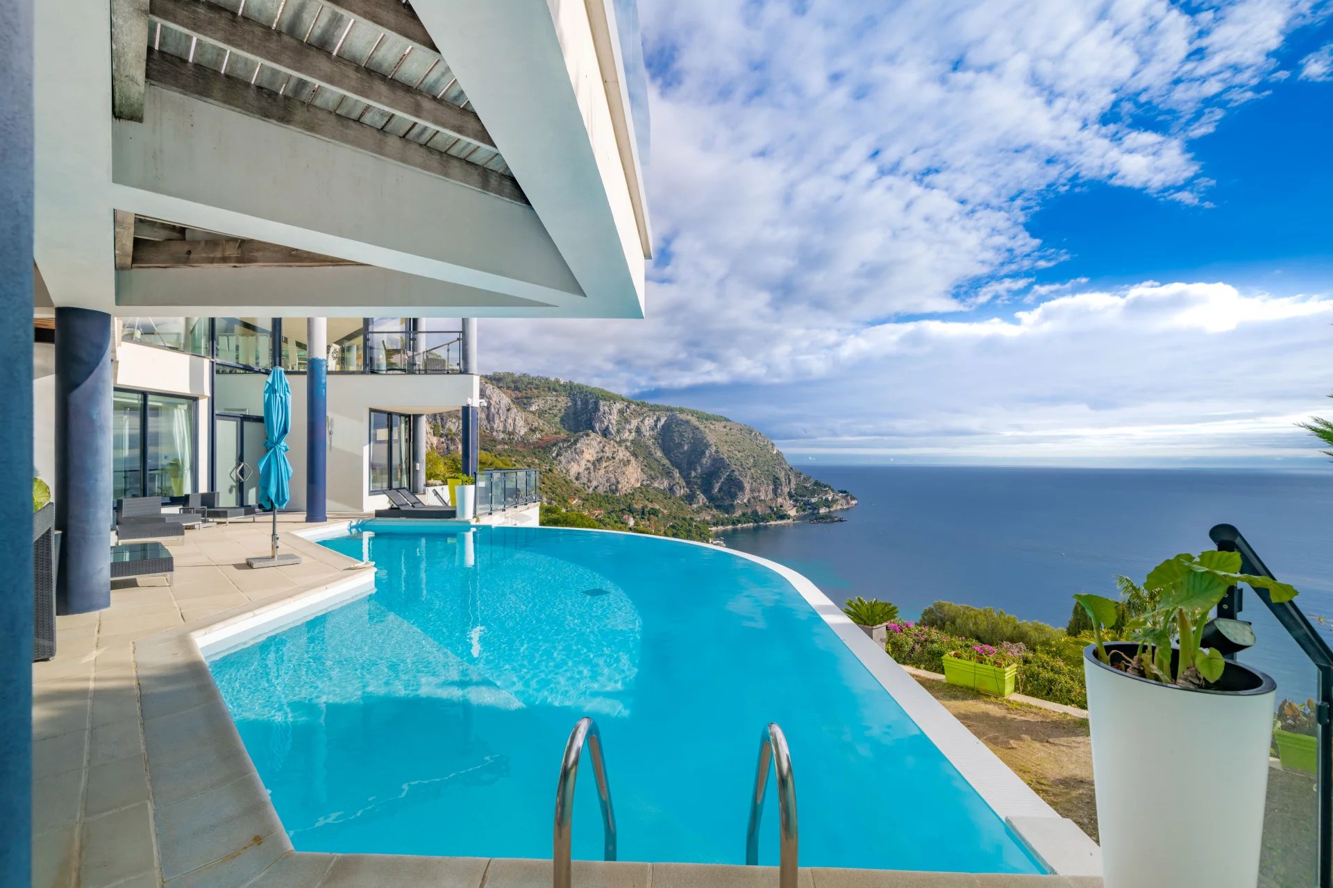 Exceptional Contemporary Villa with Panoramic Sea Views